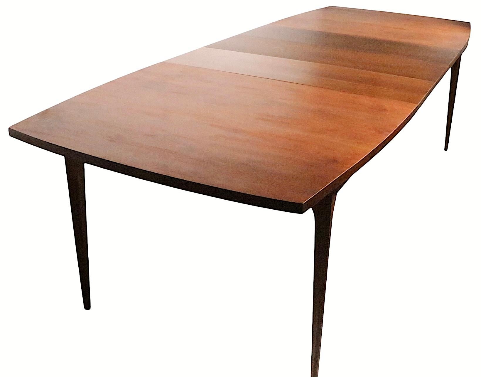 Milieu de siècle Broyhill Brasilia  Table de salle à manger avec 3 abattants en vente 4