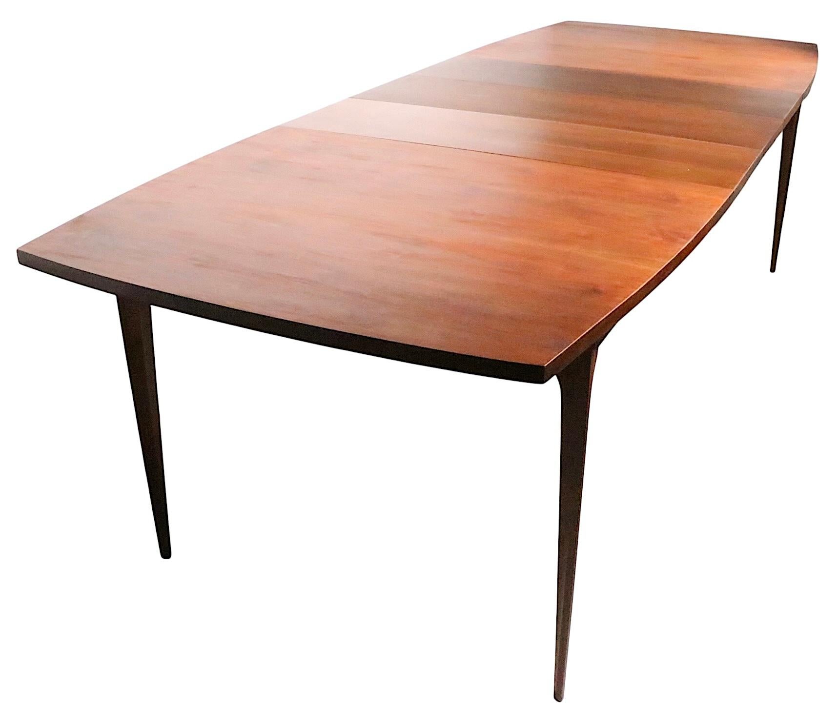 Milieu de siècle Broyhill Brasilia  Table de salle à manger avec 3 abattants en vente 5