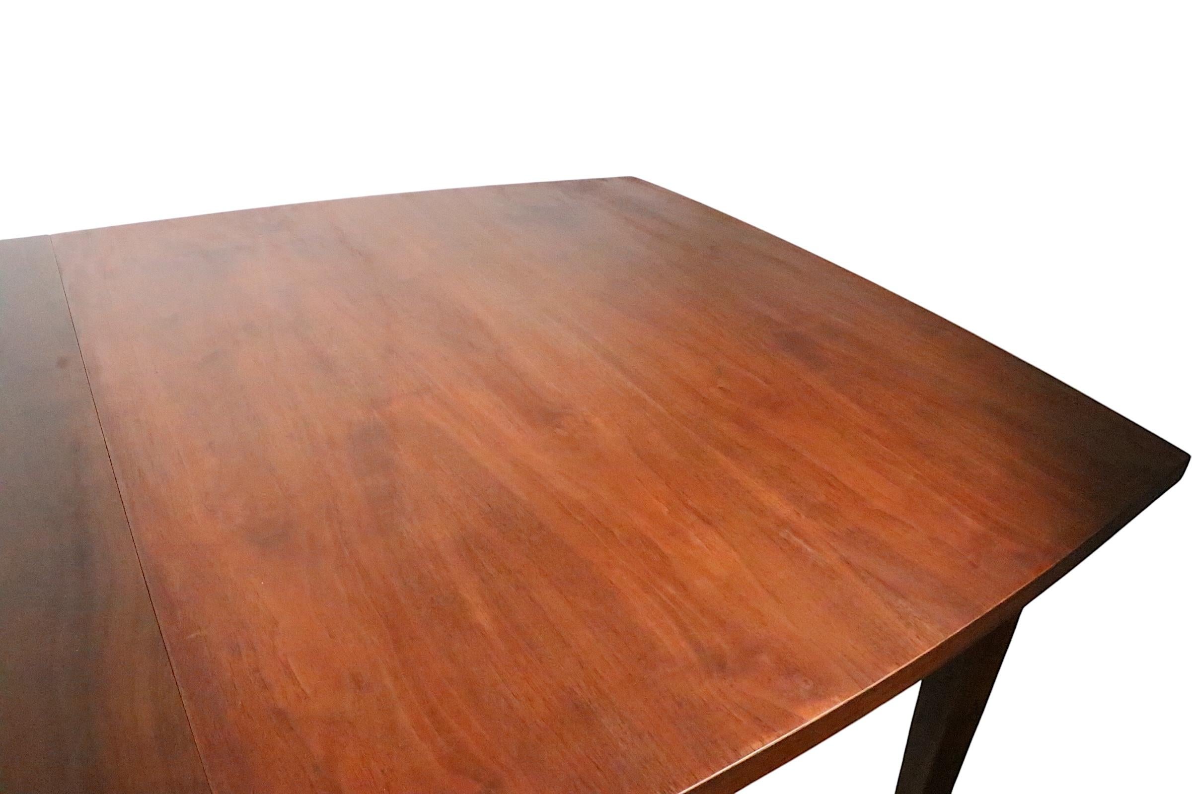 Milieu de siècle Broyhill Brasilia  Table de salle à manger avec 3 abattants en vente 6