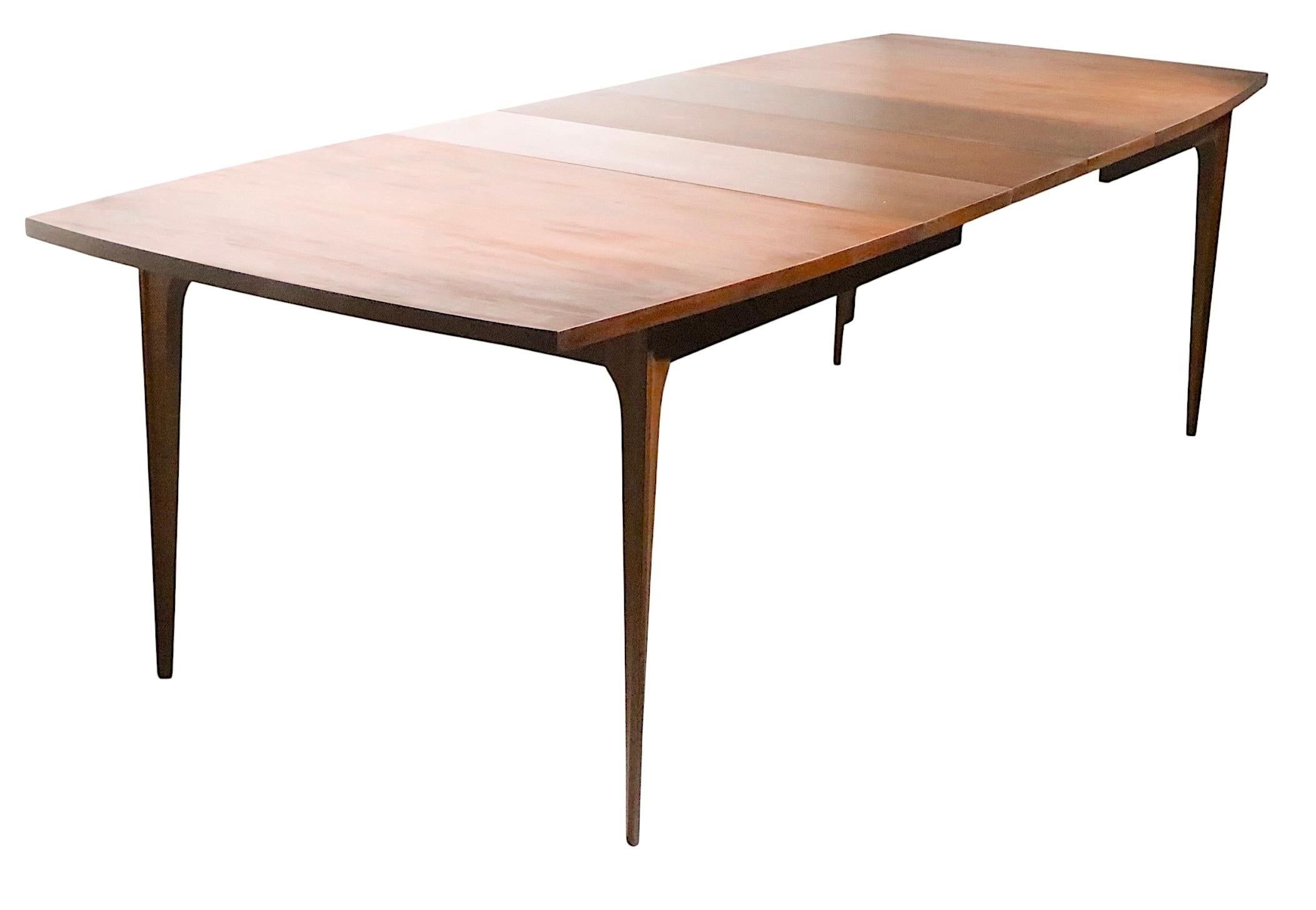 Milieu de siècle Broyhill Brasilia  Table de salle à manger avec 3 abattants en vente 9