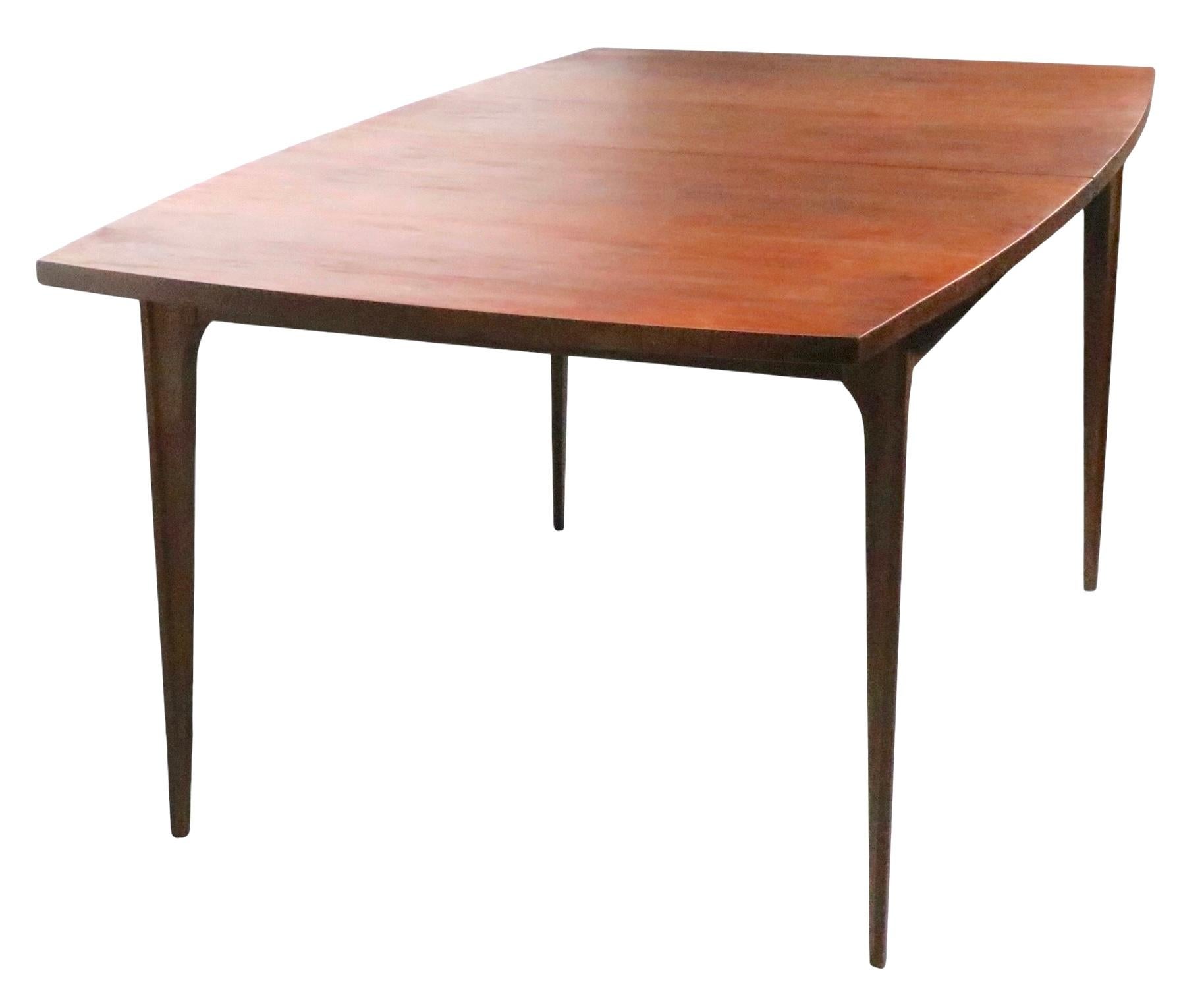 Milieu de siècle Broyhill Brasilia  Table de salle à manger avec 3 abattants en vente 11