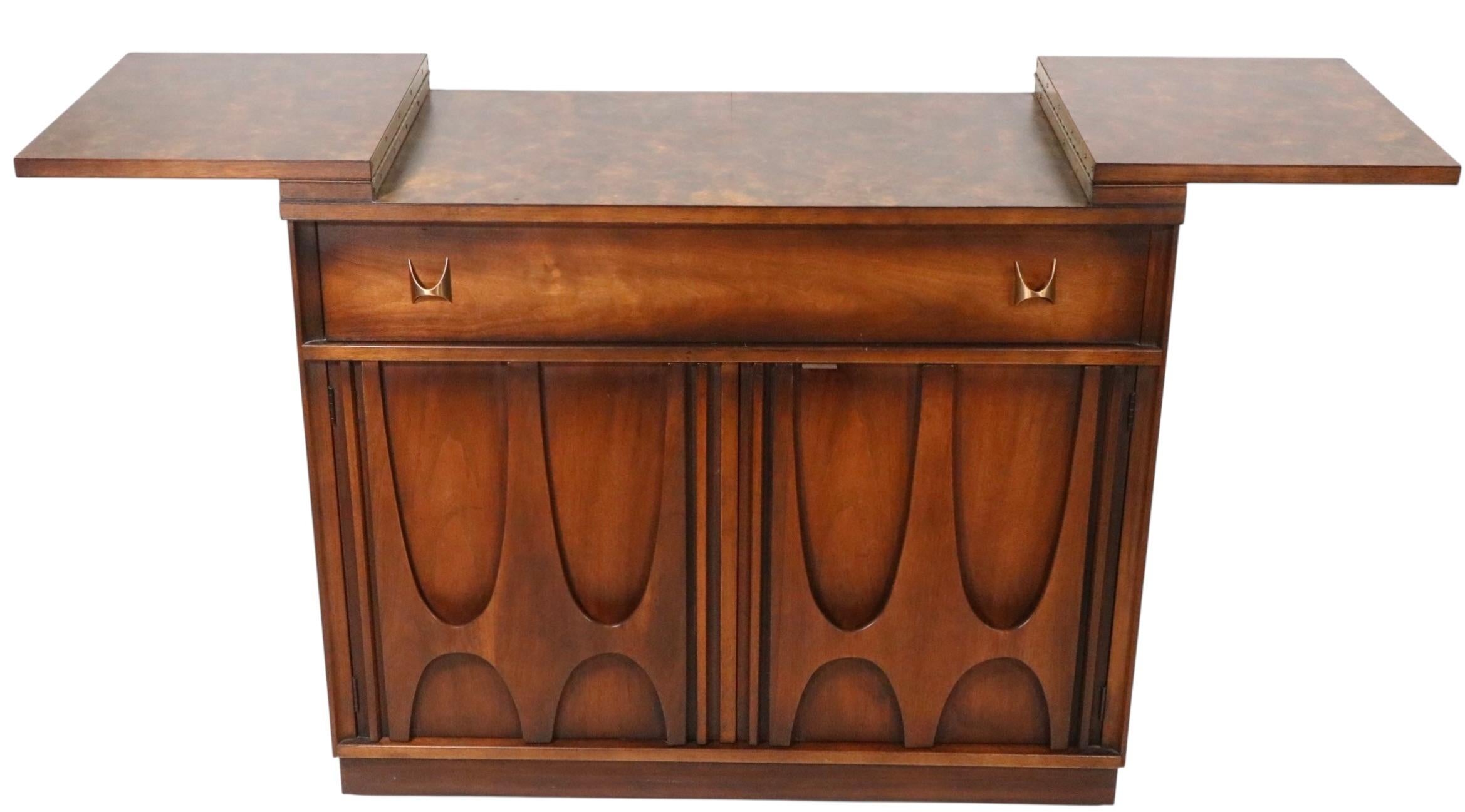 Mid Century Broyhill Brasilia Barra Seca c. 1960's en venta 6