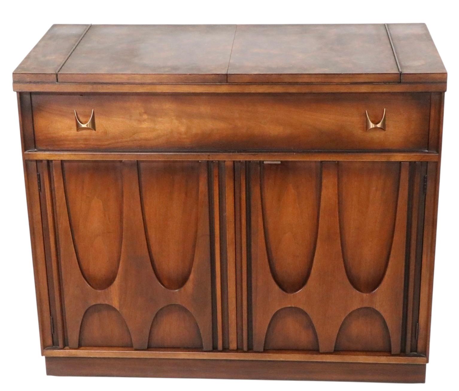 Mid Century Broyhill Brasilia Barra Seca c. 1960's en venta 7