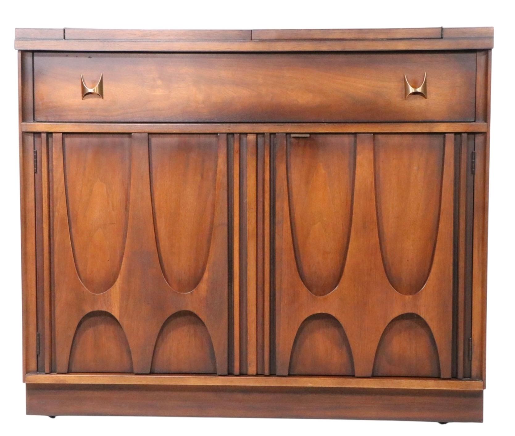 Mid Century Broyhill Brasilia Barra Seca c. 1960's en venta 9