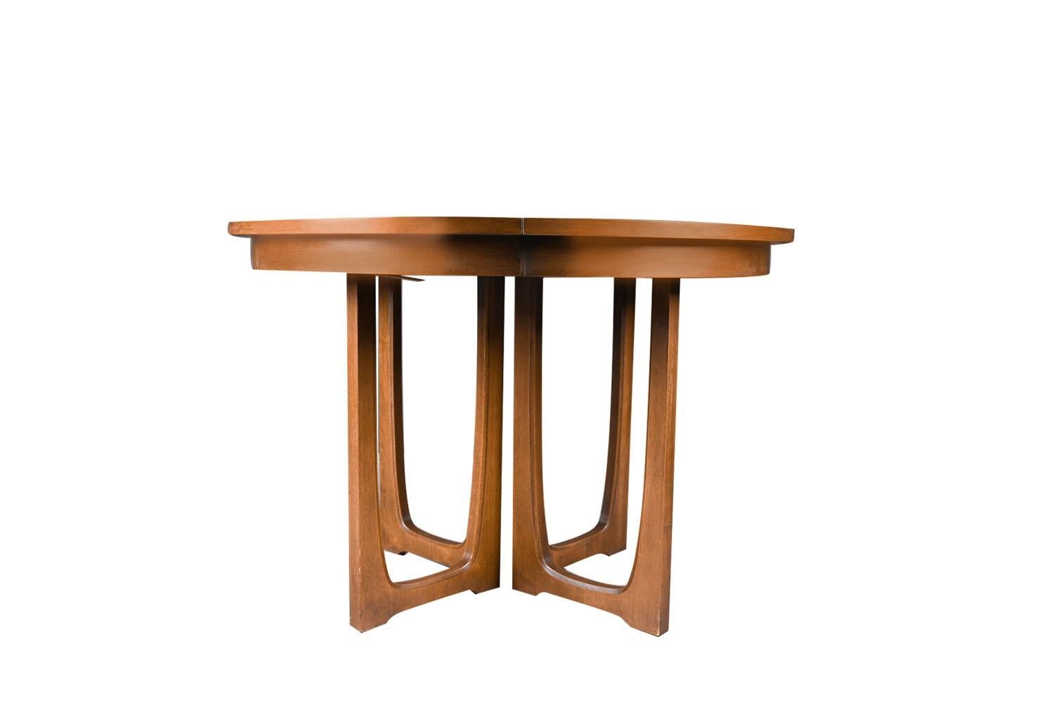 Walnut Mid Century Broyhill Brasilia Extendable Round Pedestal Base Dining Table