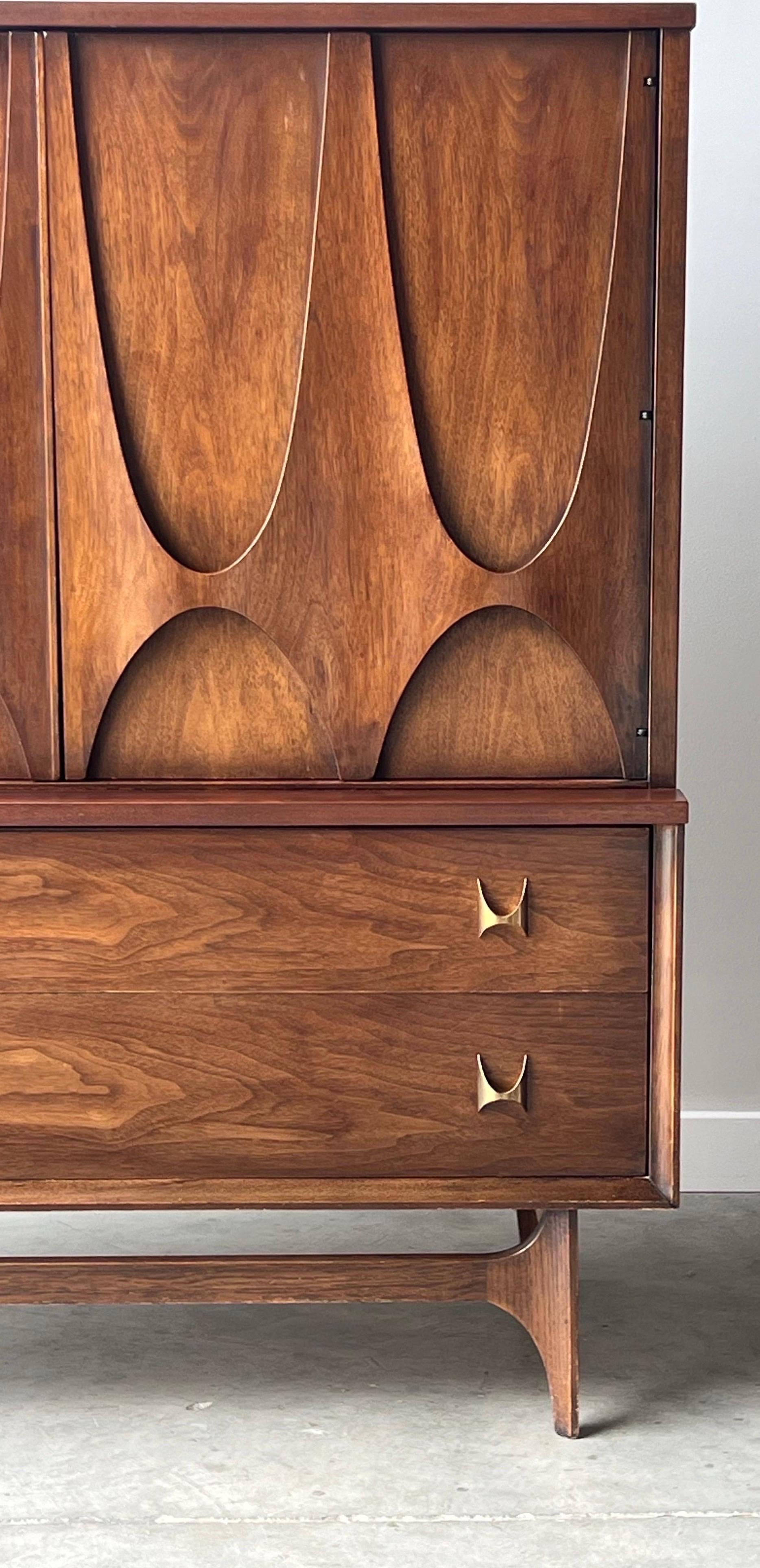 Mid-Century Broyhill Brasilia Gentleman’s Chest 5