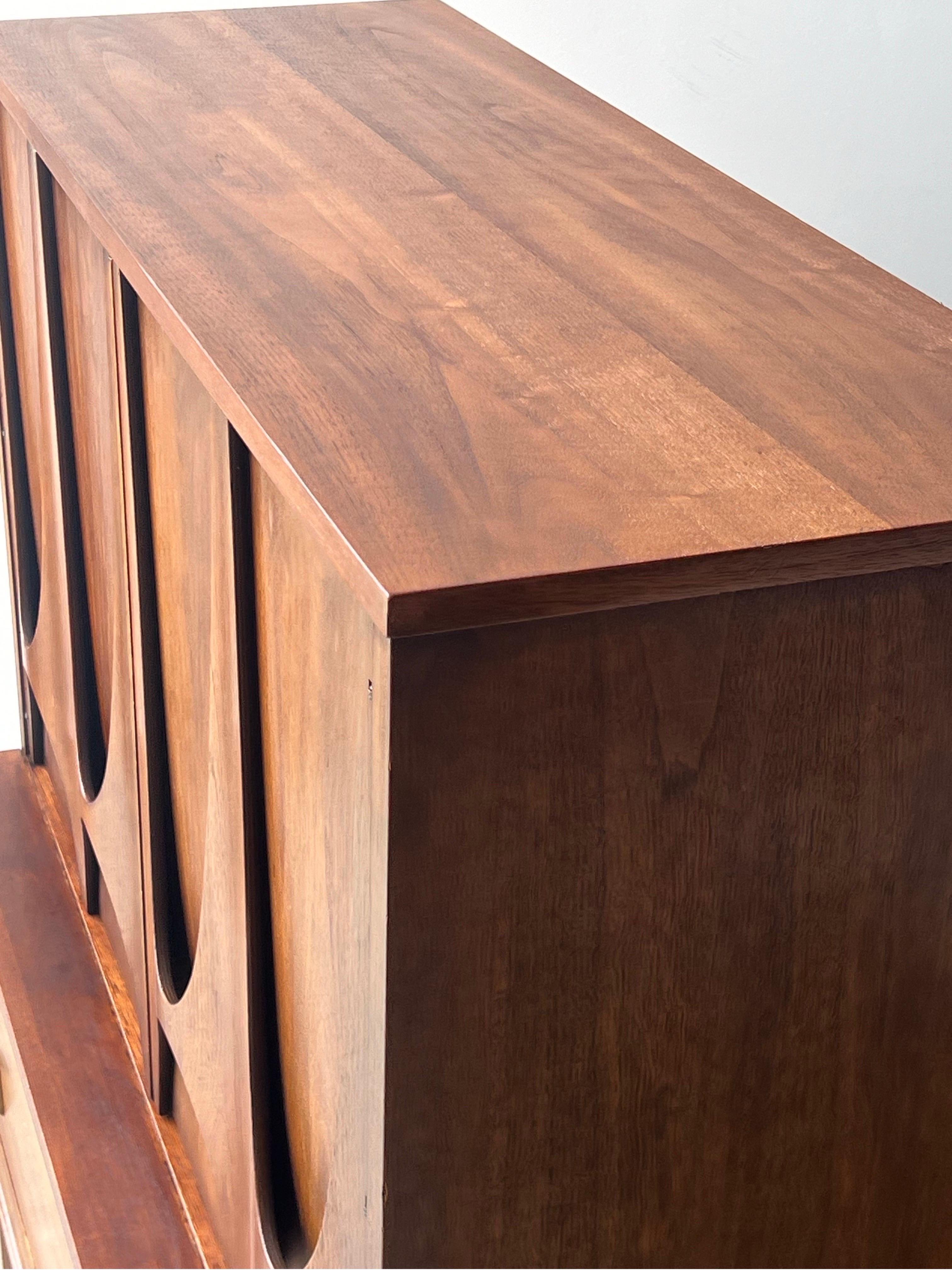 Mid-Century Broyhill Brasilia Gentleman’s Chest 2
