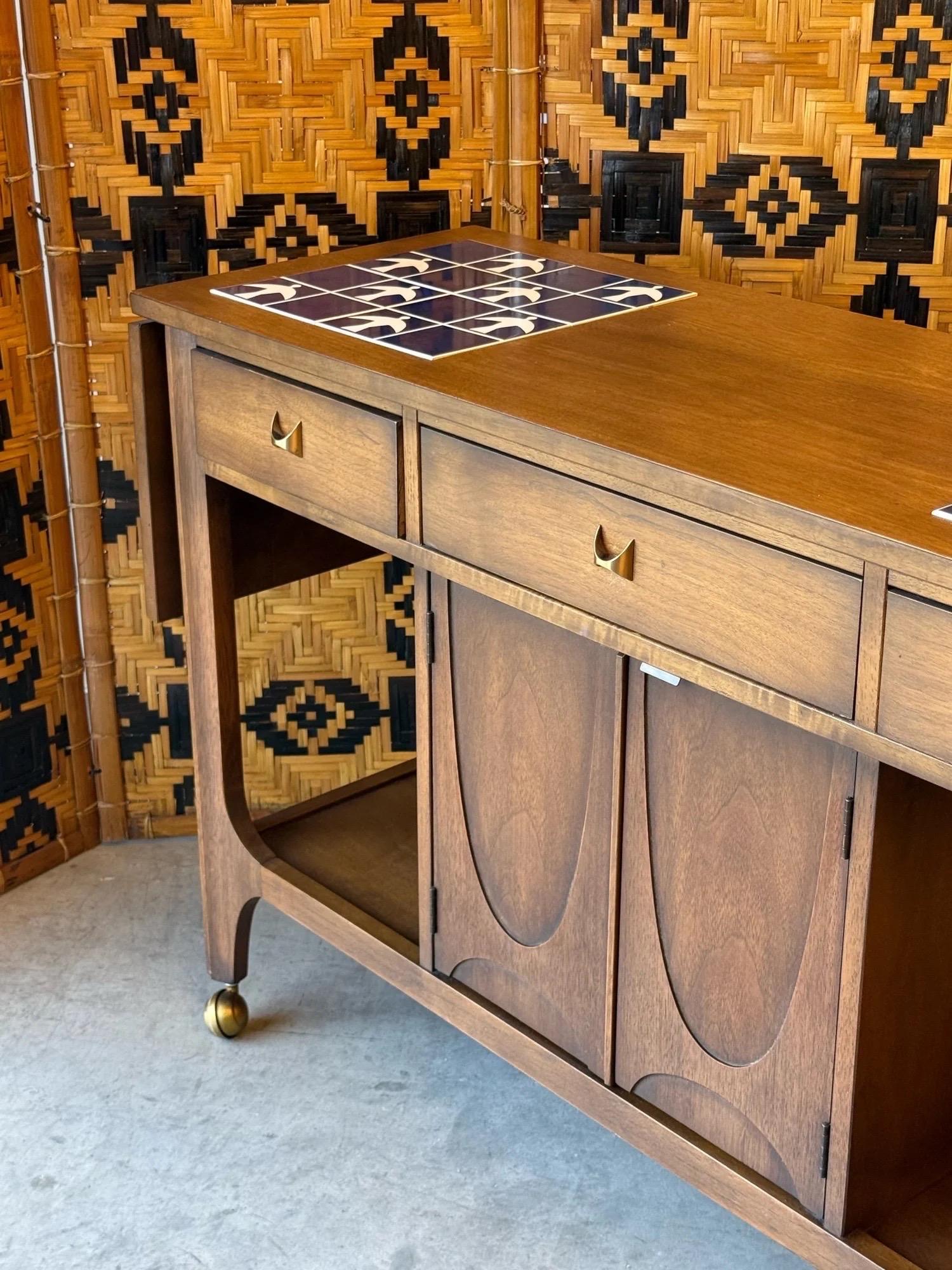 Mid-Century Broyhill Brasilia Rolling Bar Cart For Sale 5