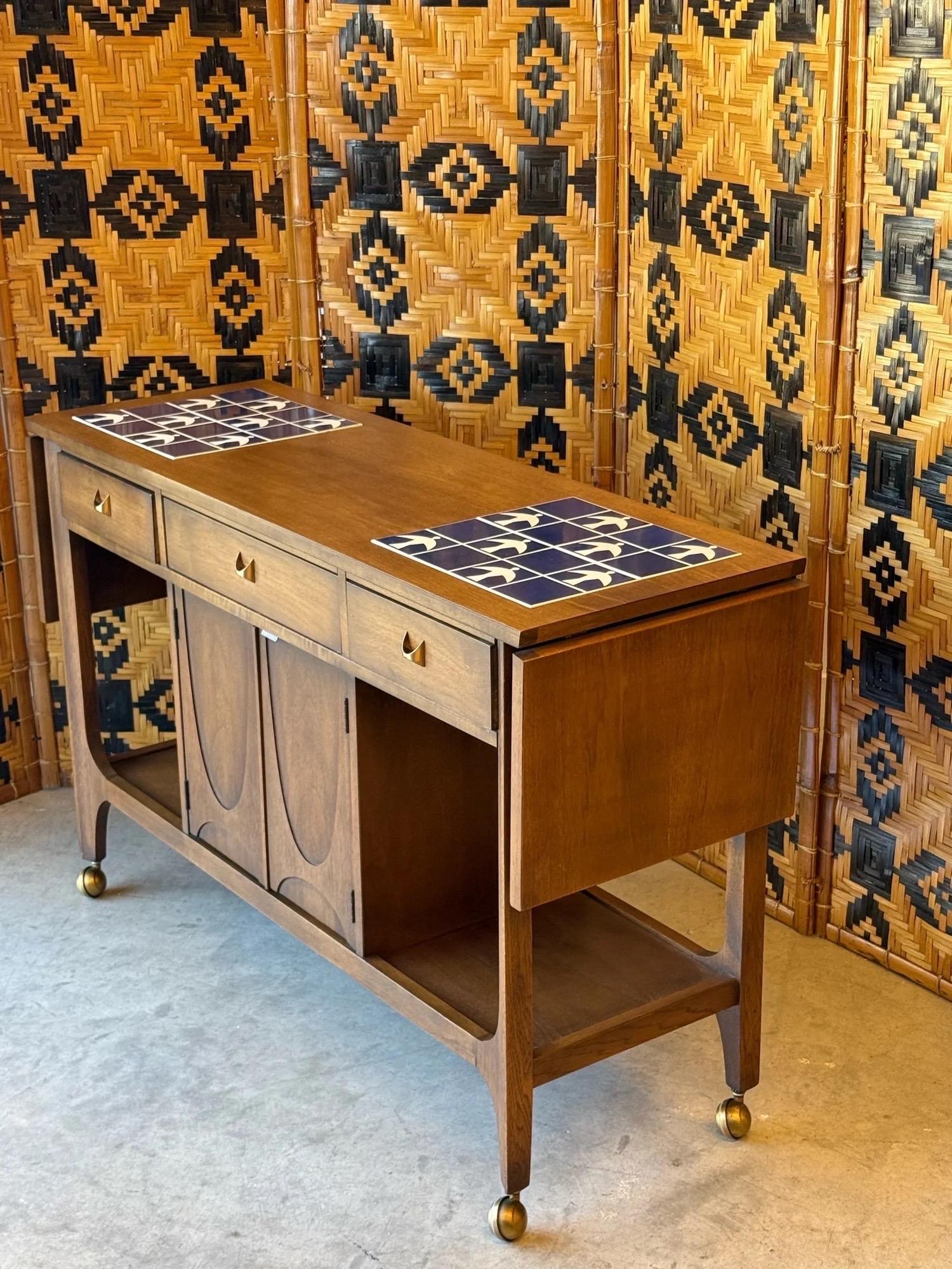 Brass Mid-Century Broyhill Brasilia Rolling Bar Cart For Sale