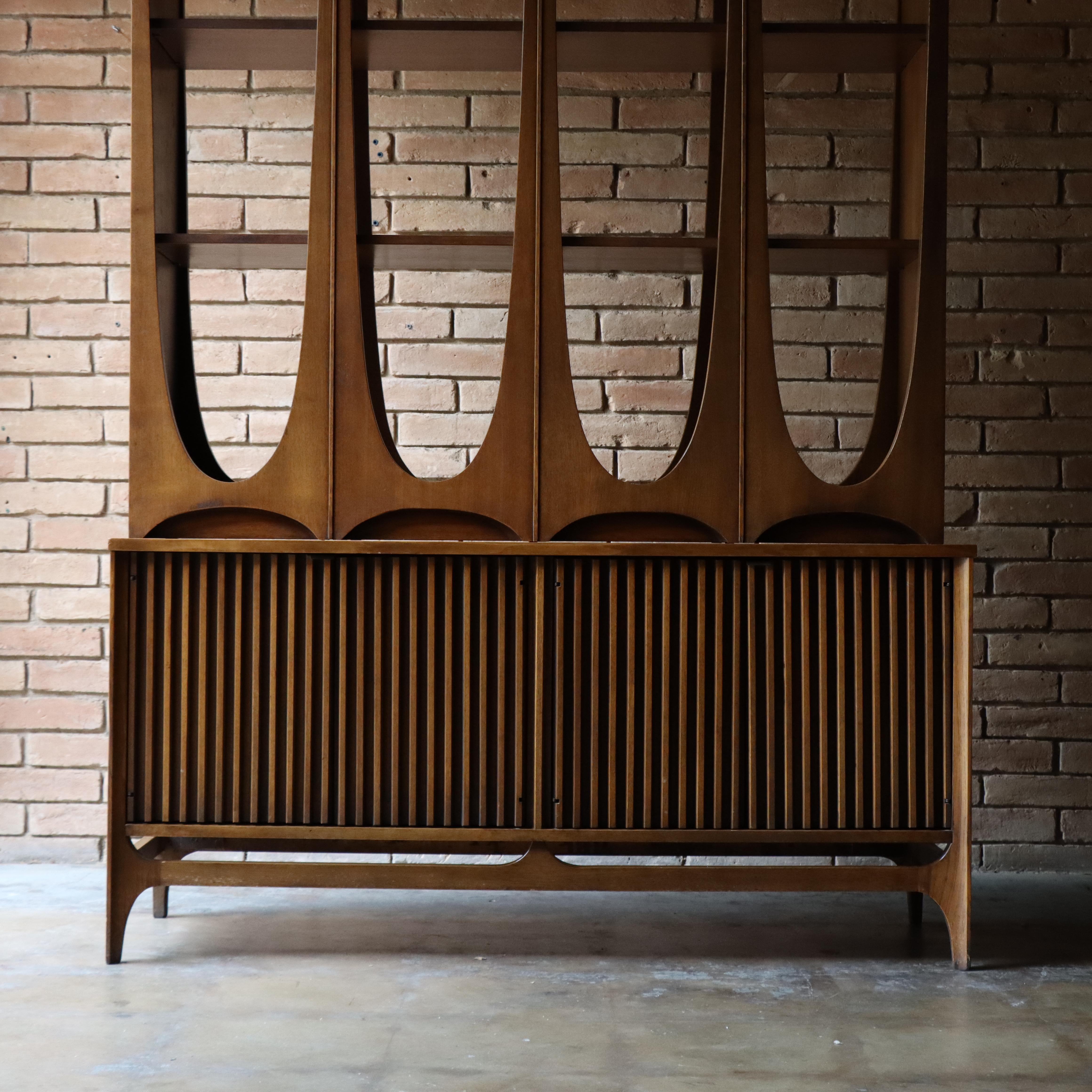 Mid Century Broyhill Brasilia Room Divider, 1960s Walnut In Good Condition In Round Rock, TX