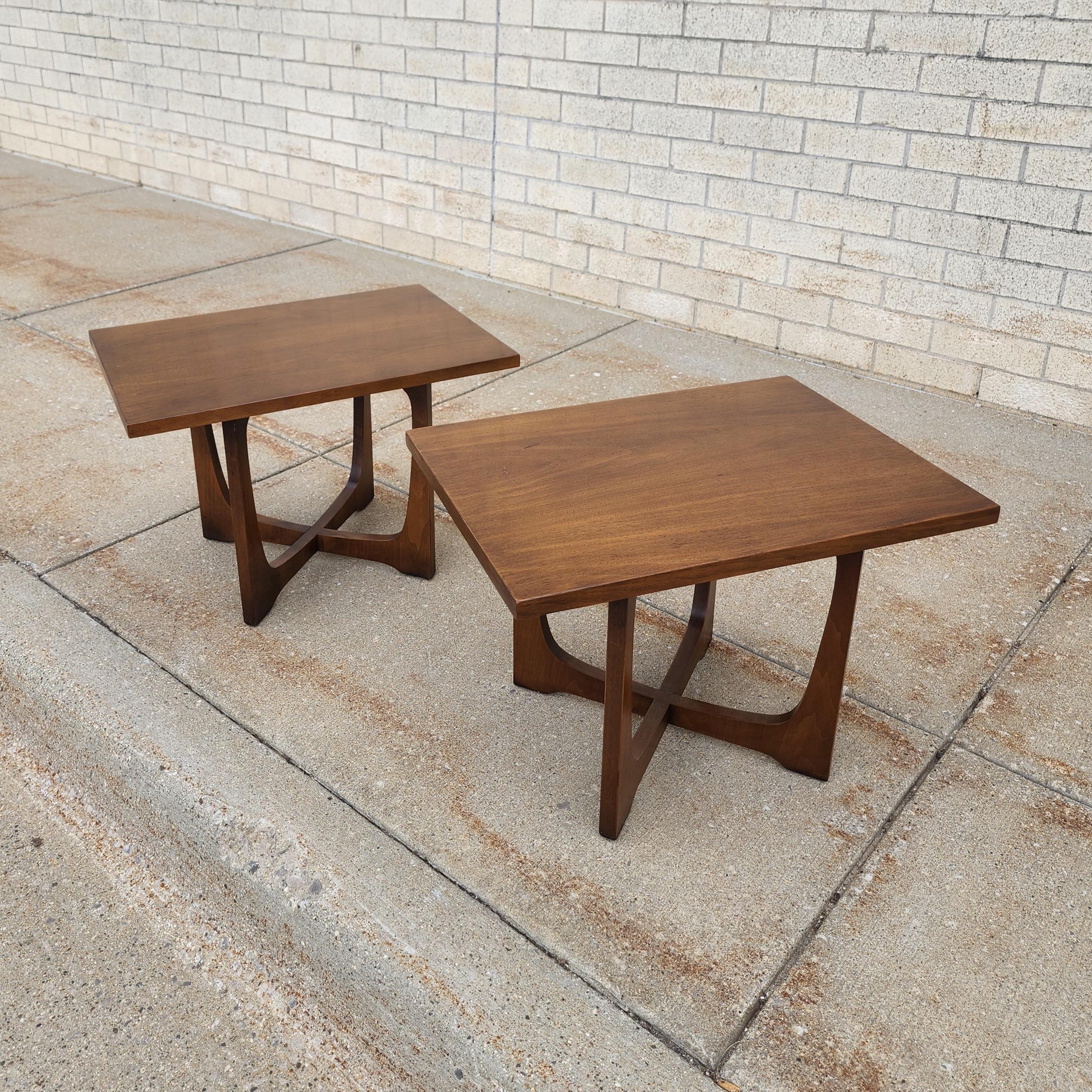 20th Century Midcentury Broyhill Enphasis Walnut Sculptural-Leg Side Tables For Sale