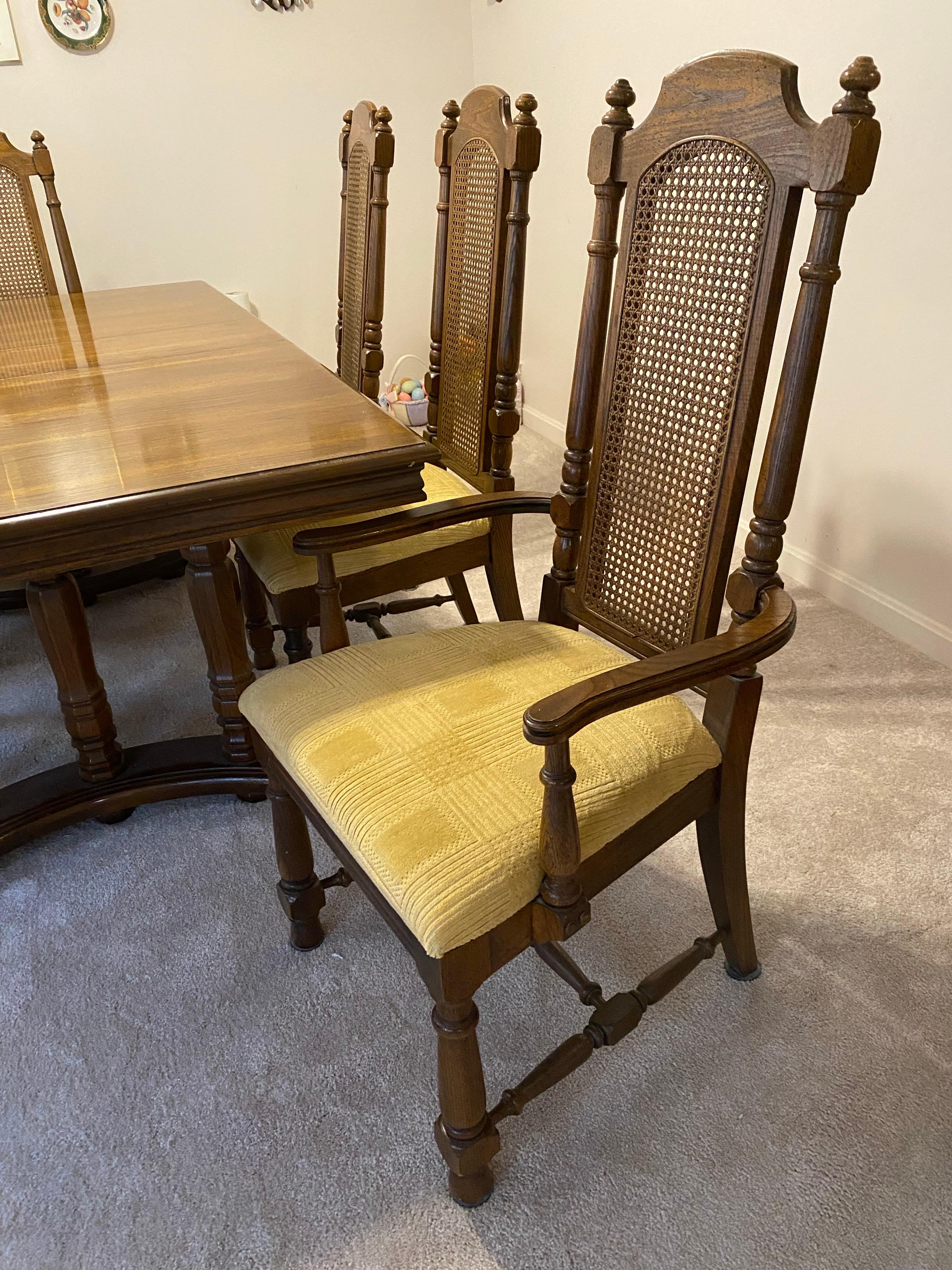 North American Mid Century Broyhill Conover Furniture Co. Table 6 Caned back Chairs Dining Set For Sale