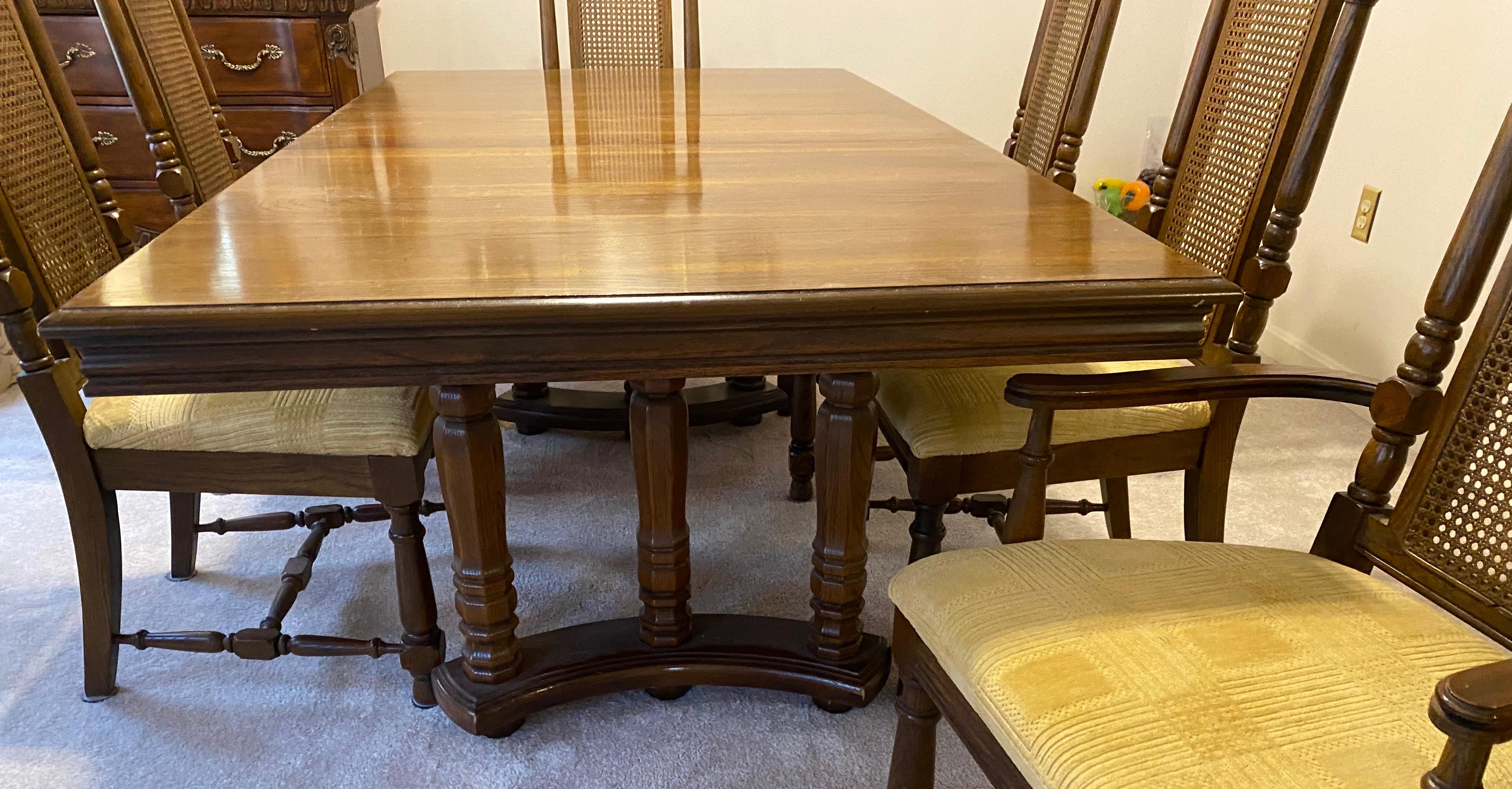 Caning Mid Century Broyhill Conover Furniture Co. Table 6 Caned back Chairs Dining Set For Sale