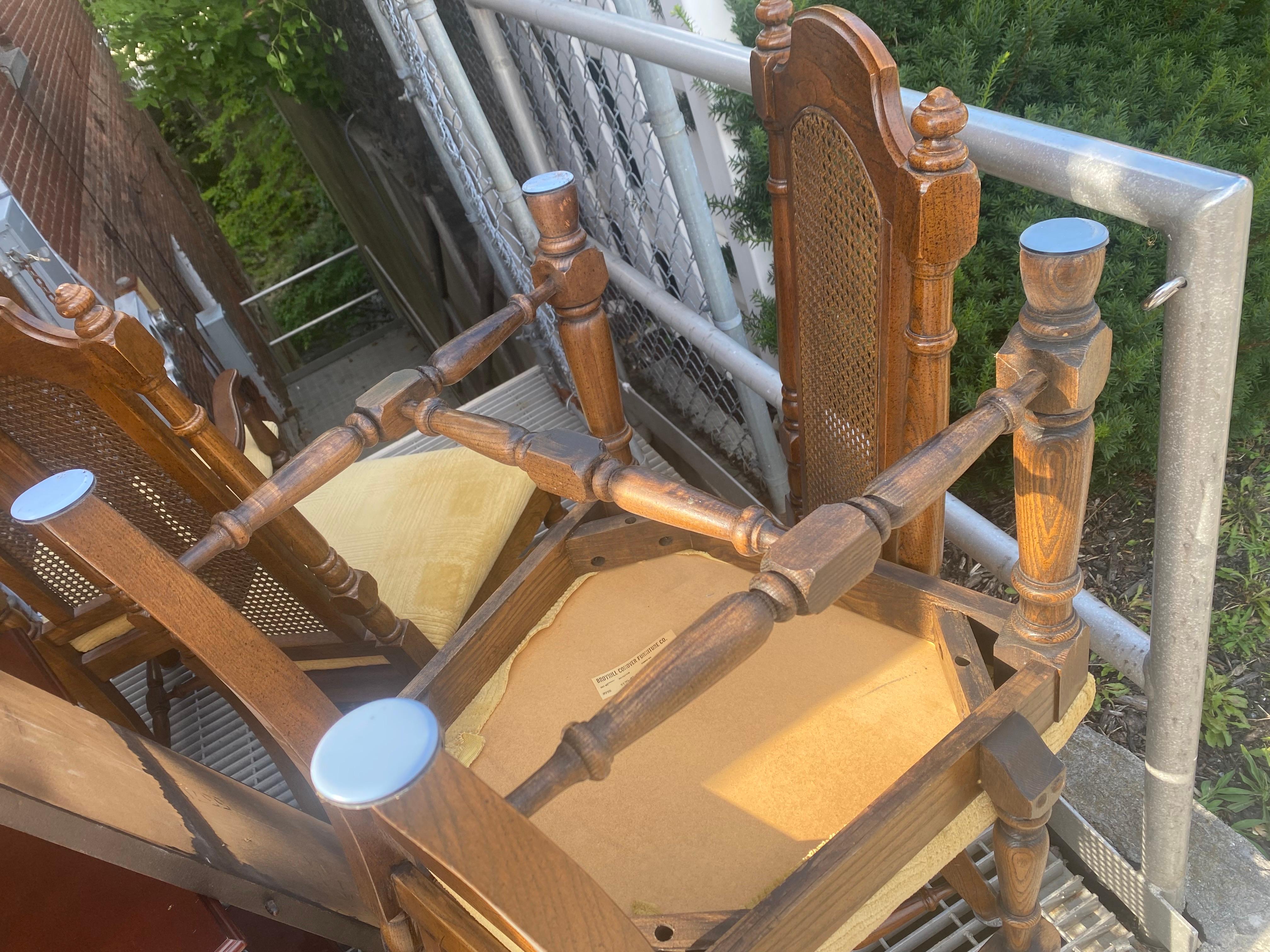 Mid Century Broyhill Conover Furniture Co. Table 6 Caned back Chairs Dining Set For Sale 2