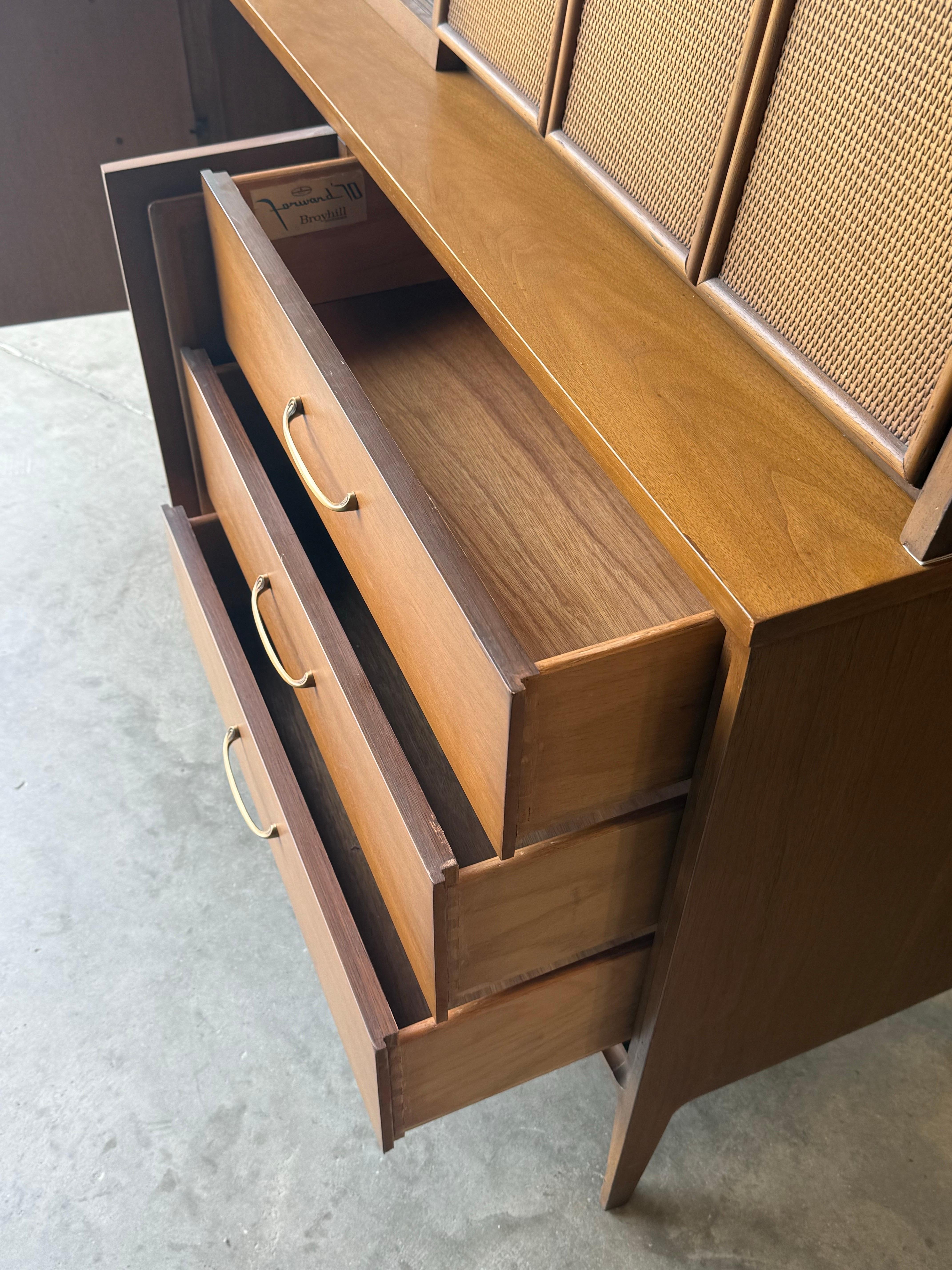 Bar / Pensilina Premier Broyhill di metà secolo in vendita 3