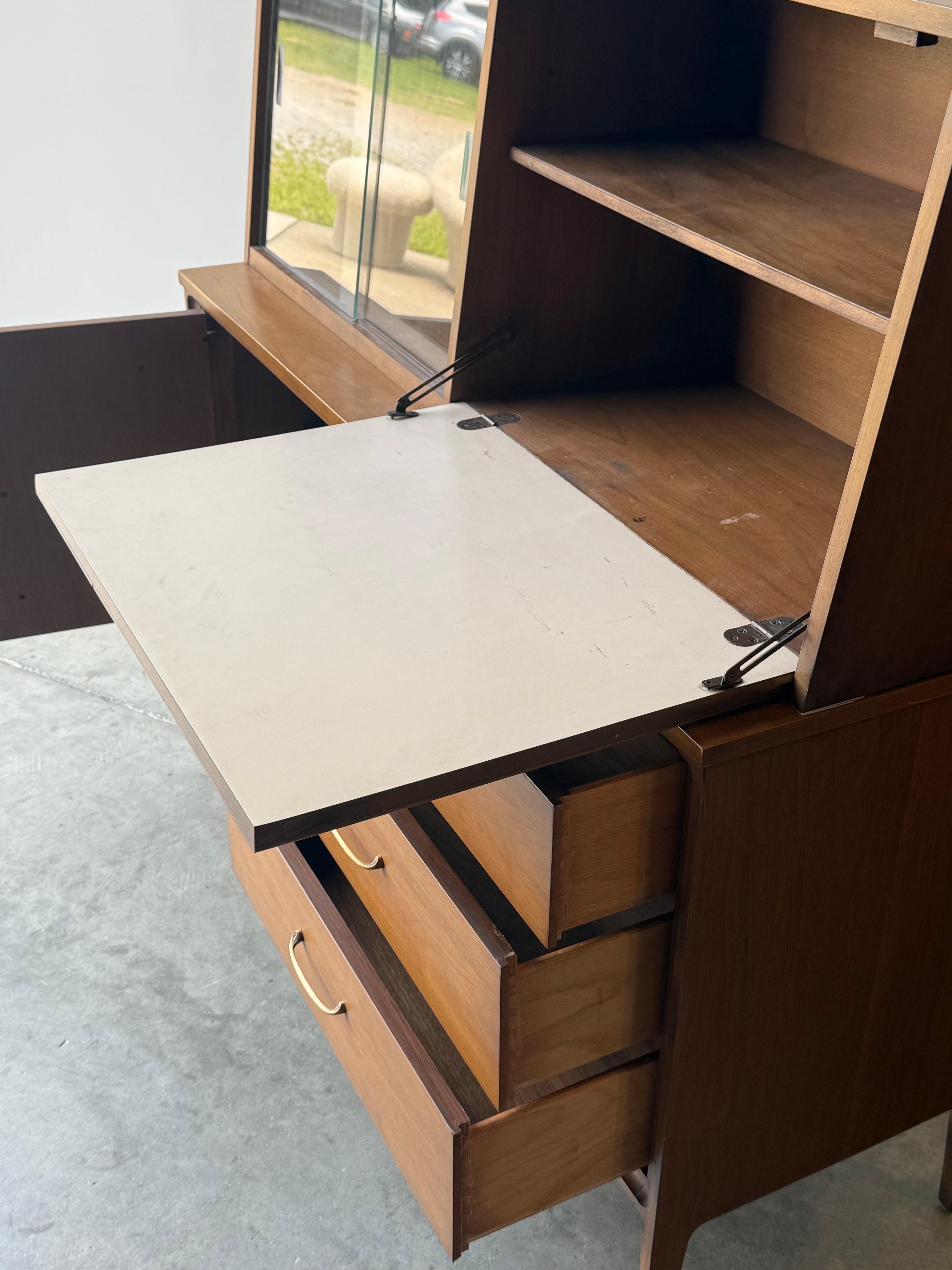 Ottone Bar / Pensilina Premier Broyhill di metà secolo in vendita
