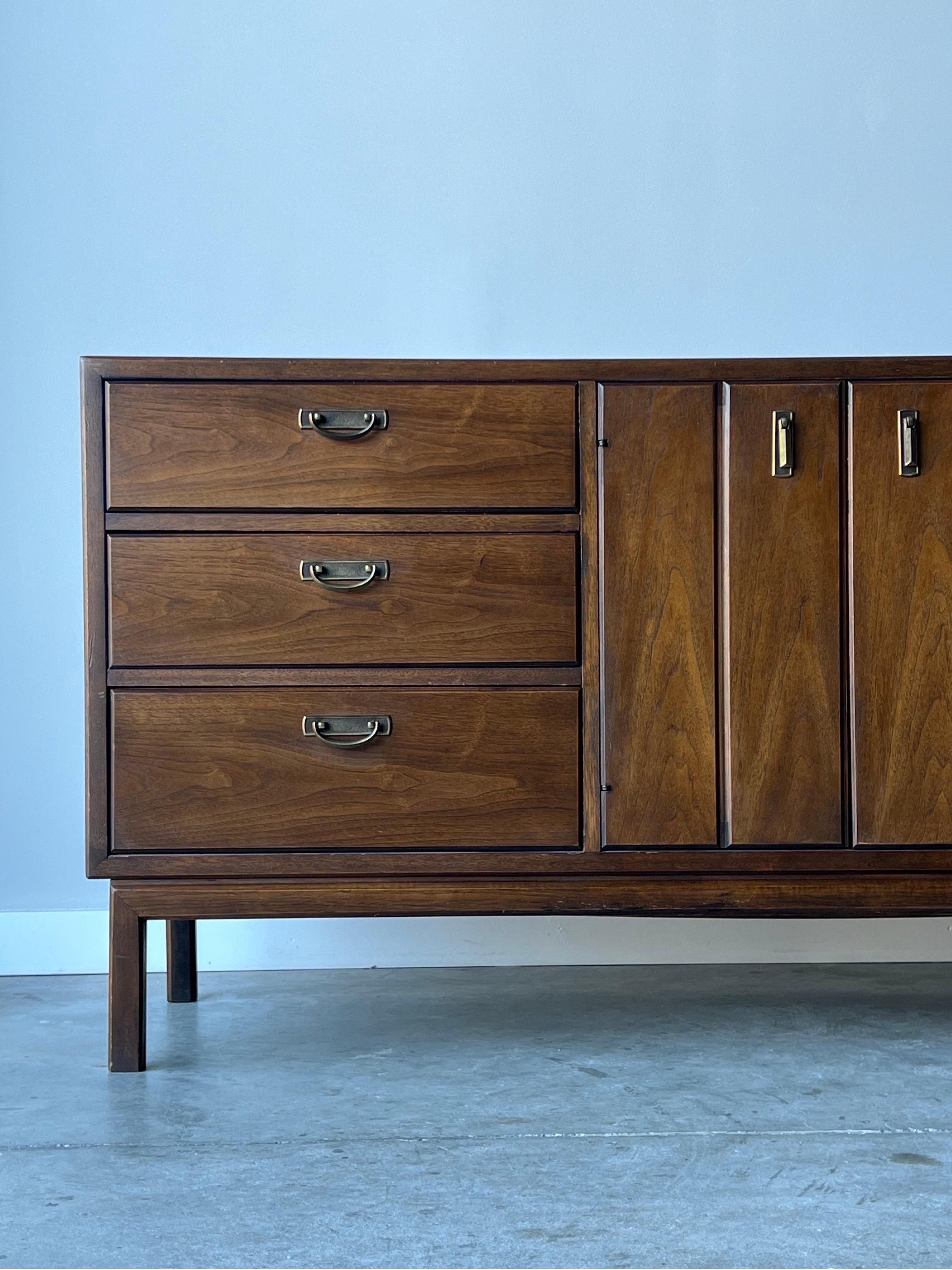 Mid Century Broyhill Premier Nine Drawer Dresser For Sale 4