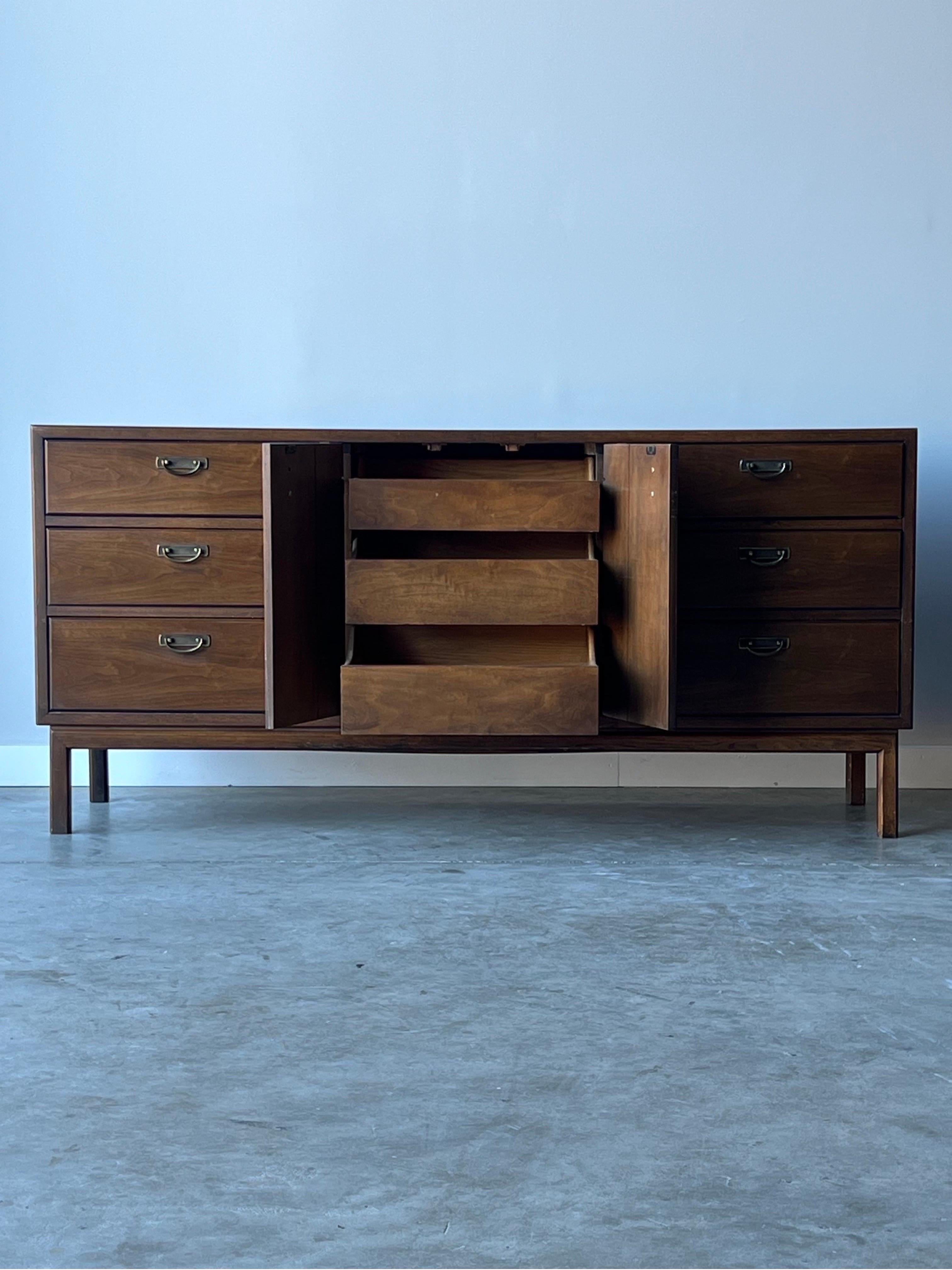 Mid-Century Modern Mid Century Broyhill Premier Nine Drawer Dresser For Sale
