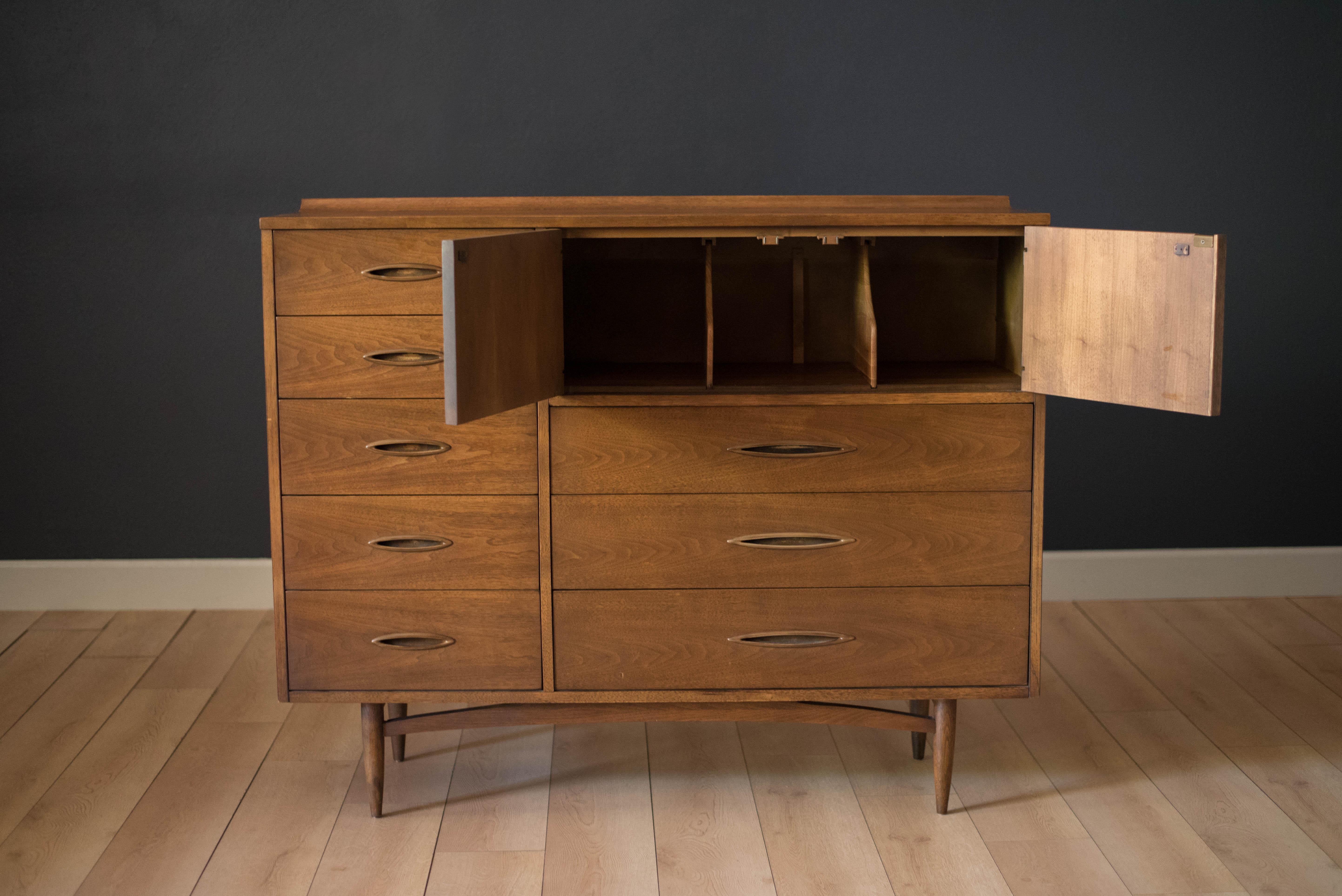 broyhill sculptra dresser