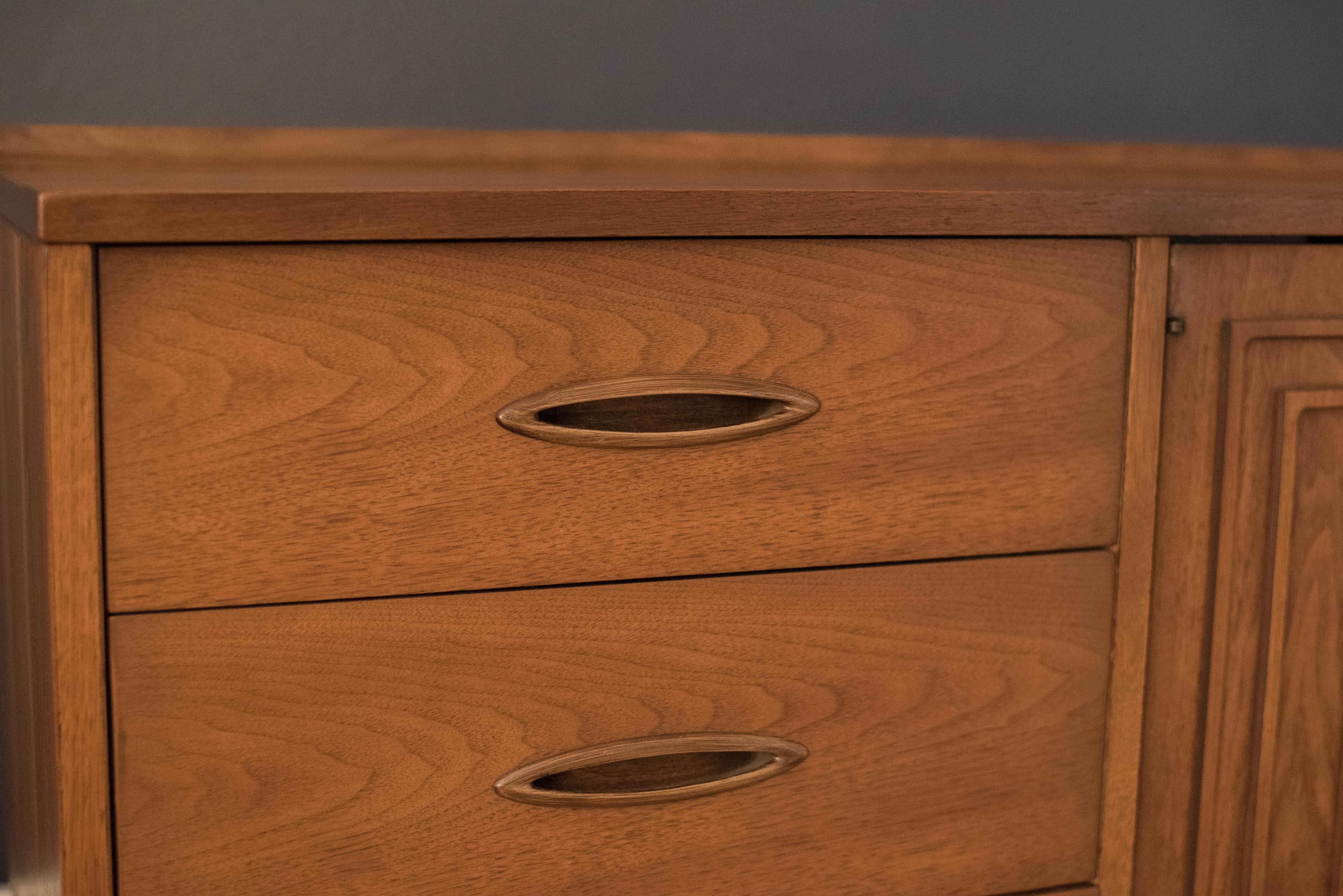 broyhill sculptra dresser