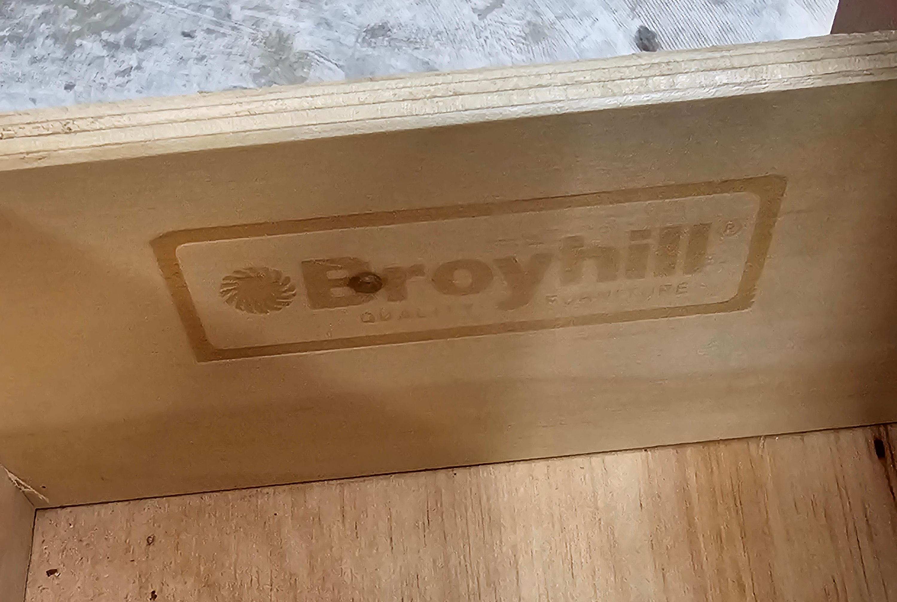 Mid-Century Broyhill Stained Pine Bedside Chest of Drawers For Sale 1
