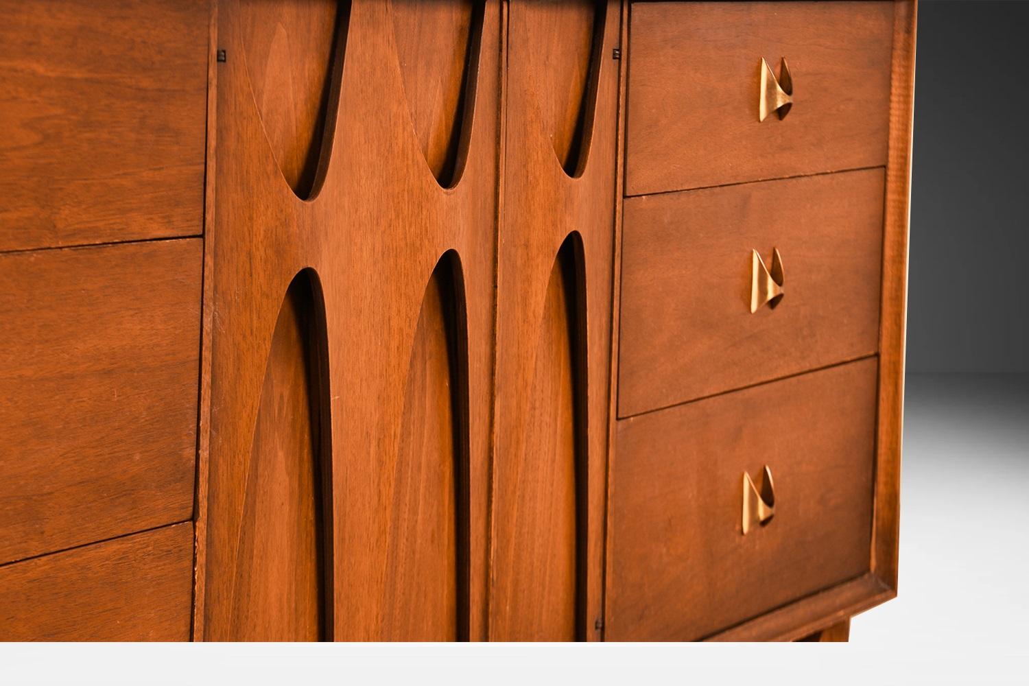 Mid Century Broyhill Walnut Credenza Dresser For Sale 4