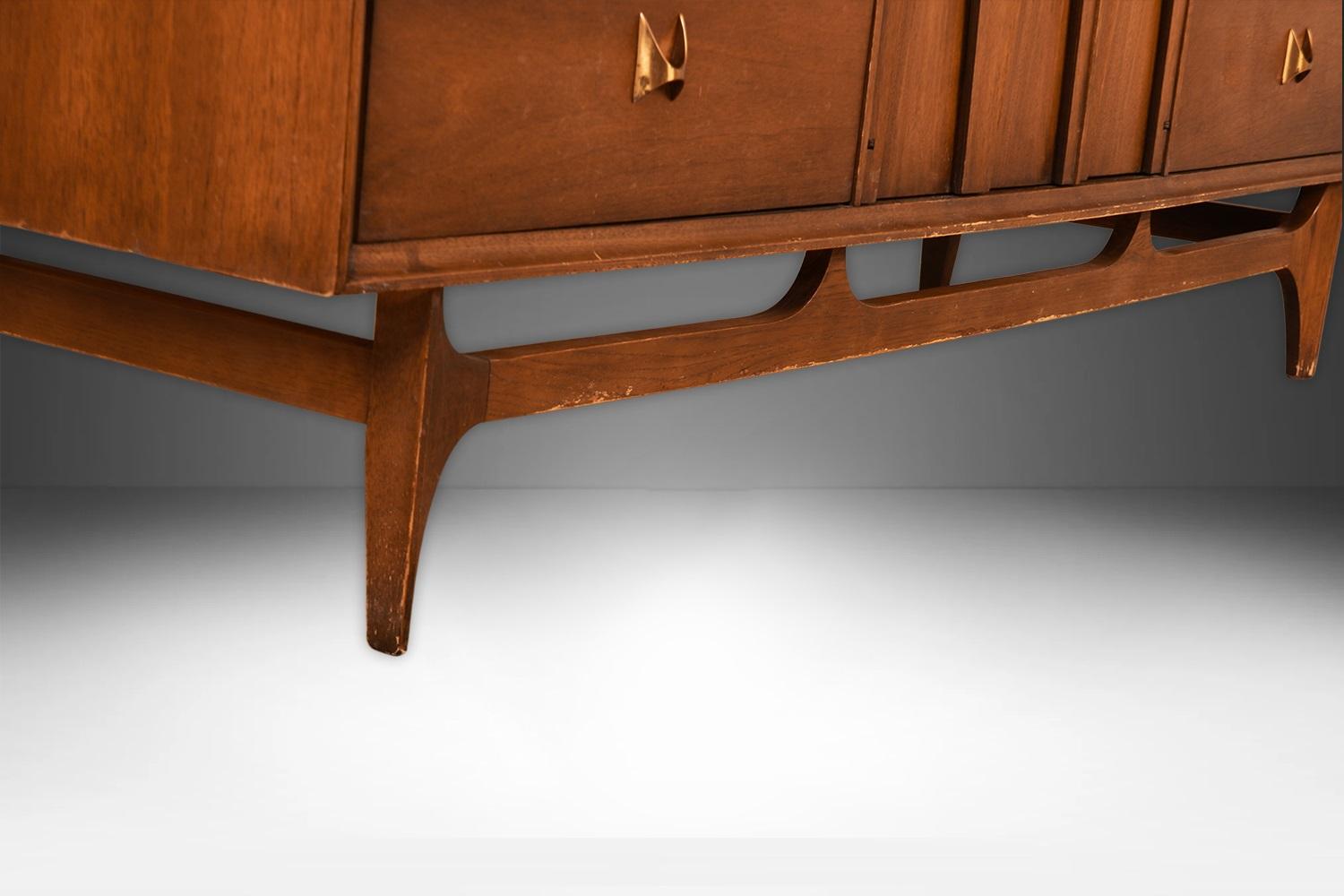 Mid Century Broyhill Walnut Credenza Dresser For Sale 2