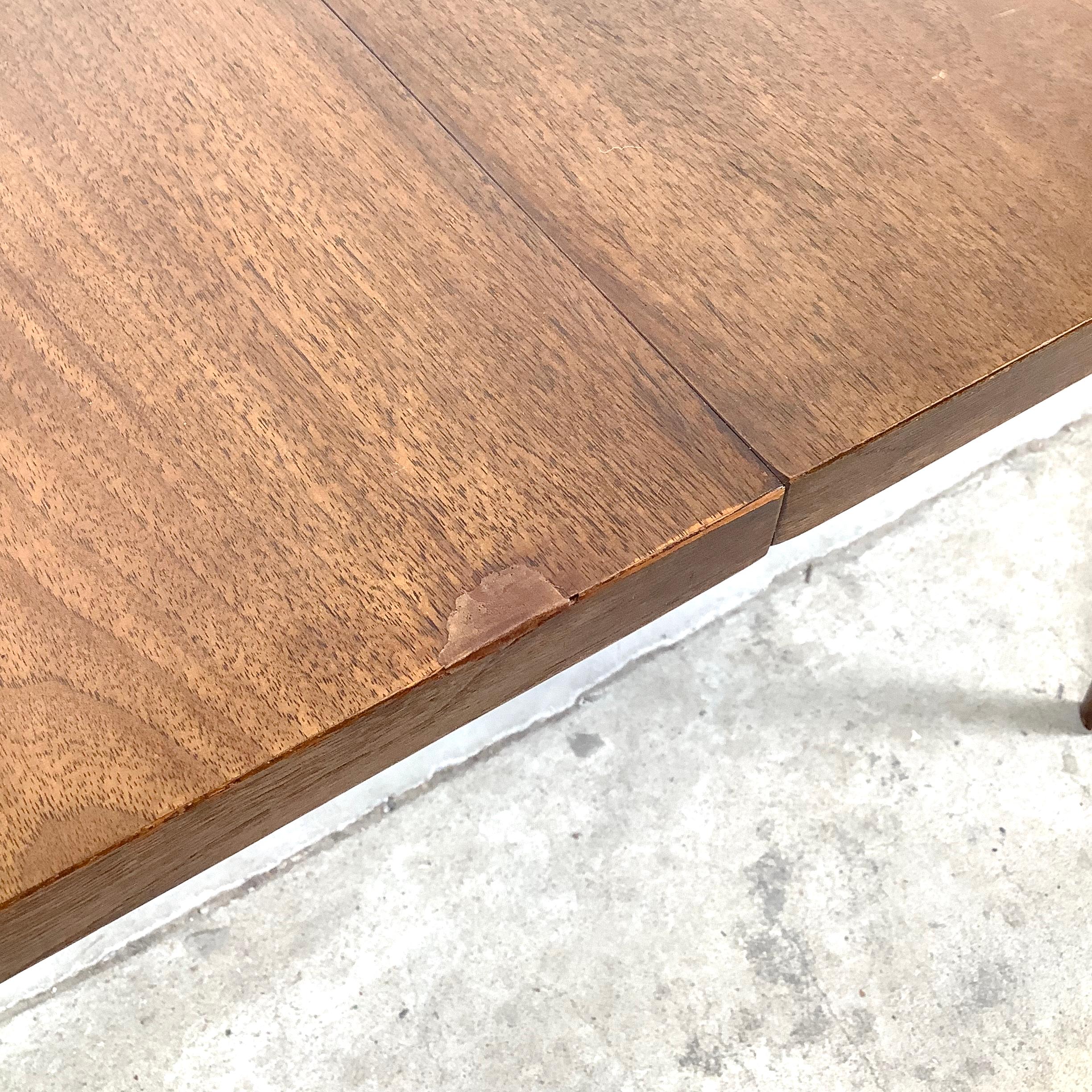 Mid-Century Broyhill Walnut Dining Table With Leaves For Sale 7