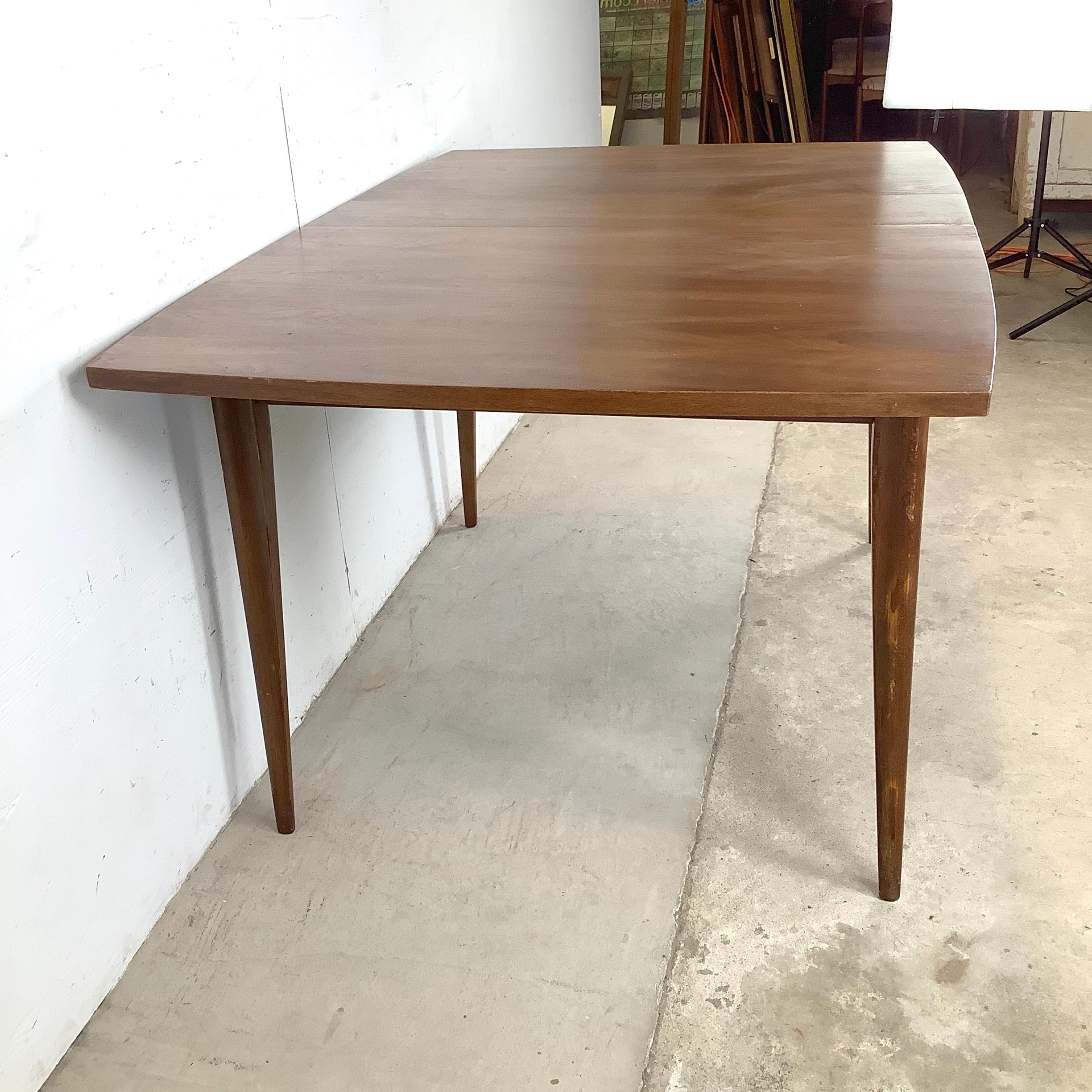 Mid-Century Broyhill Walnut Dining Table With Leaves For Sale 10