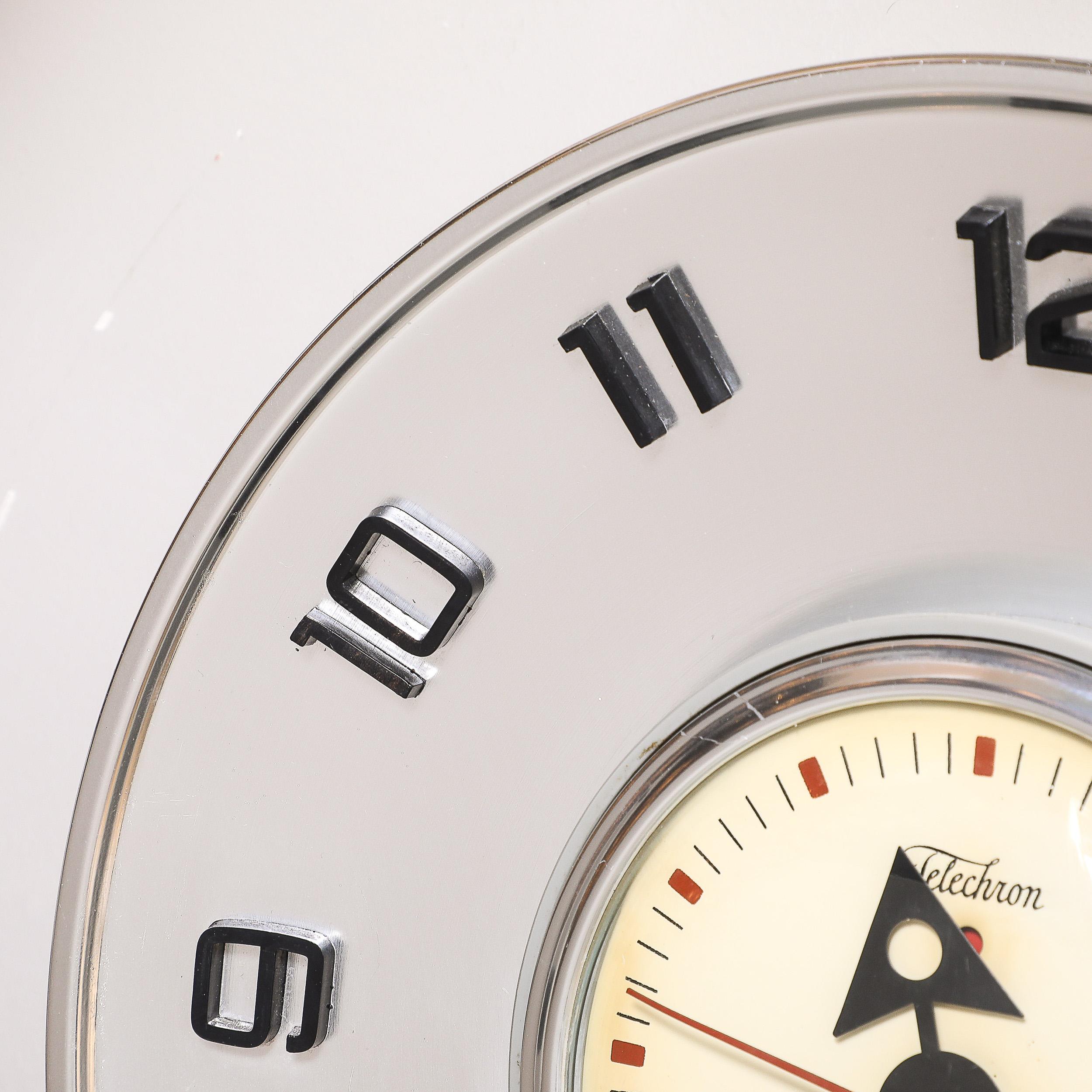 Mid-20th Century Mid-Century Brushed Aluminum & Bakelite Telechron Saucer Wall Clock Model 2H101 For Sale