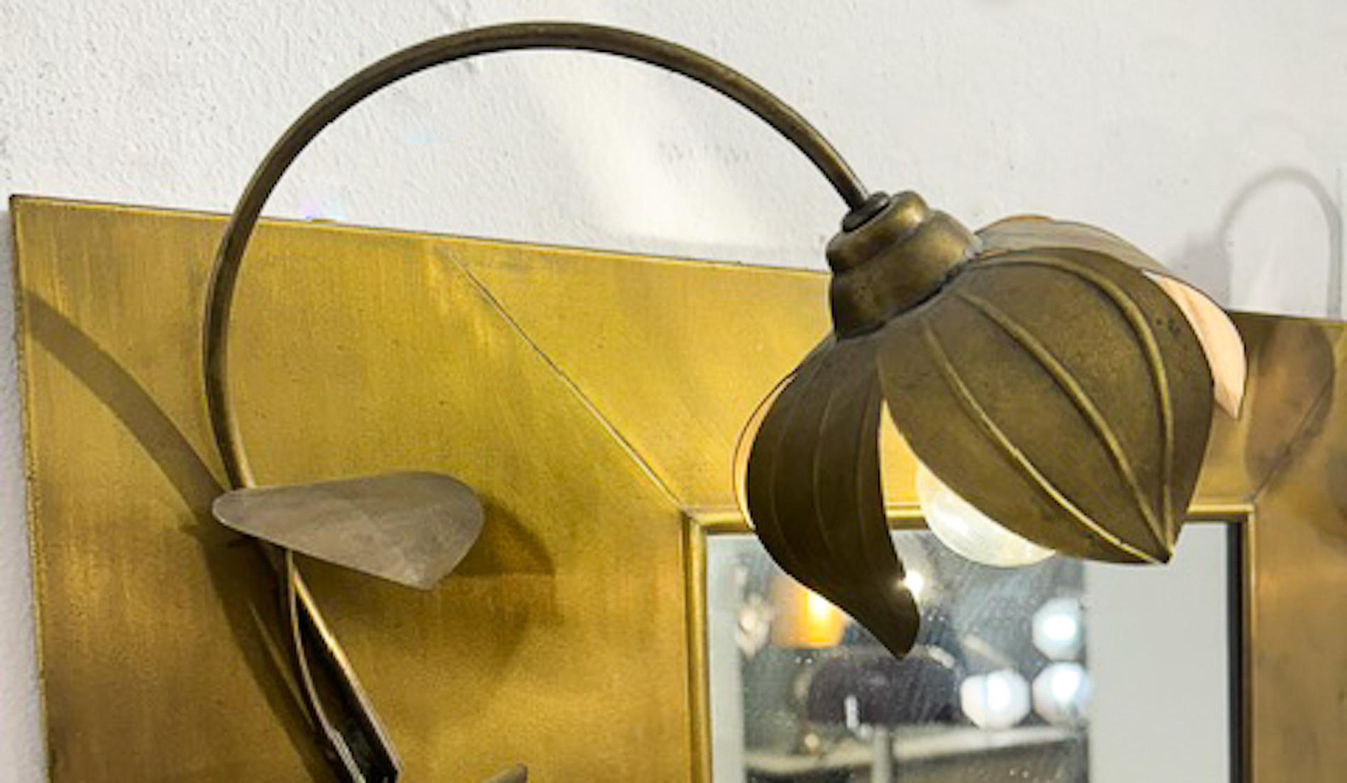 Miroir en laiton brossé du milieu du siècle dans le style de la Maison Jansen Bon état - En vente à Brussels, BE