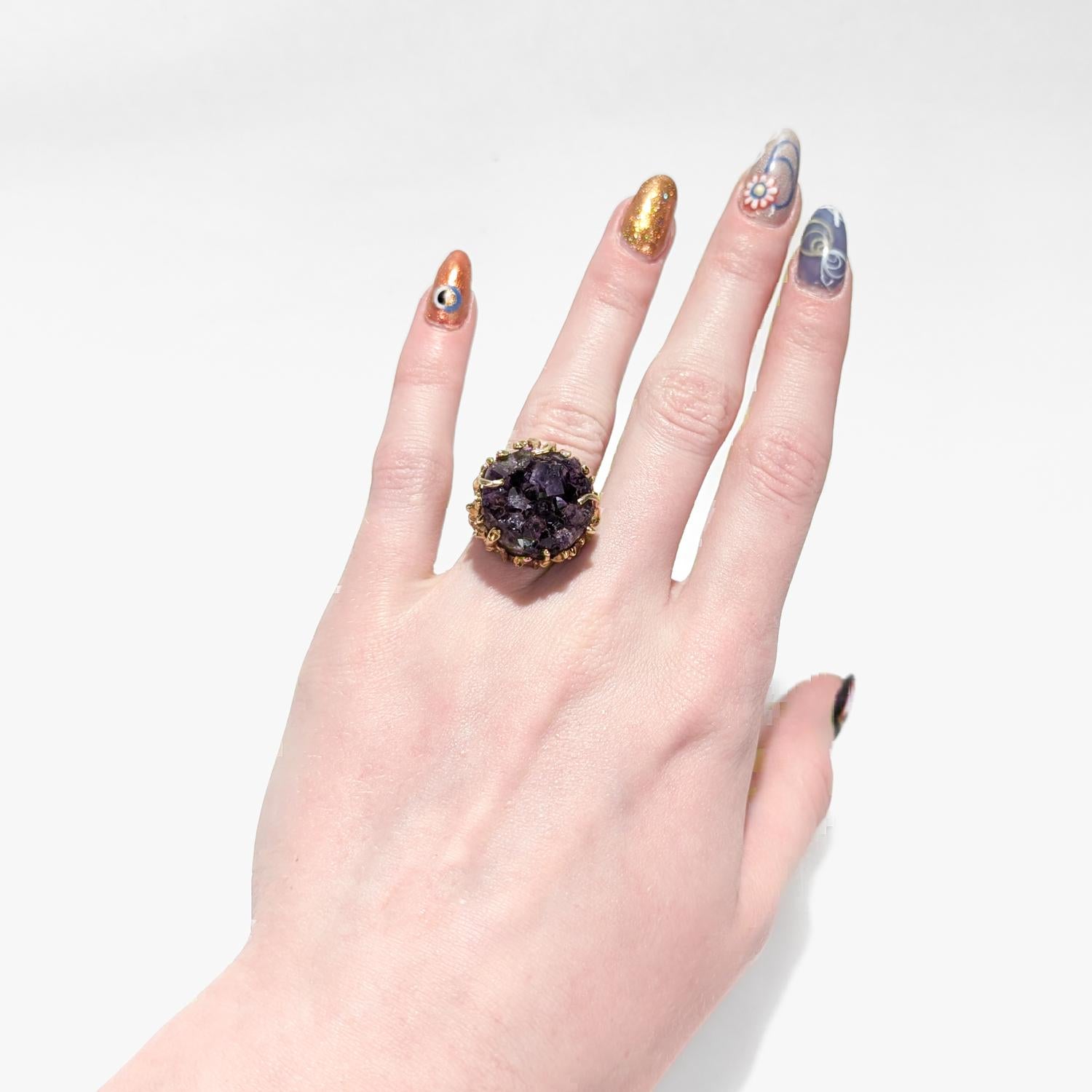 Mid-Century Brutalist 18K Gold & Druzy Amethyst Cocktail Ring For Sale 7