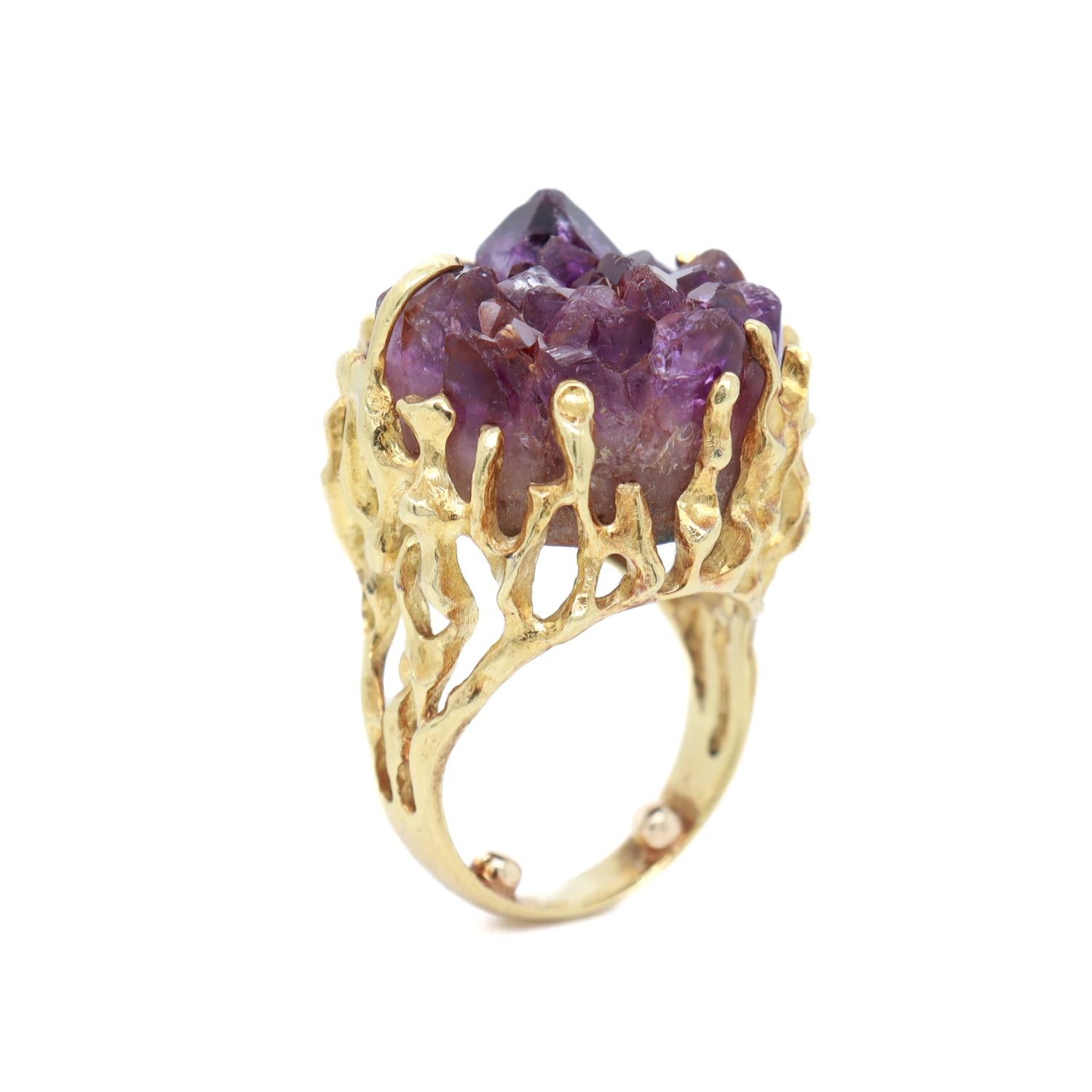 Rough Cut Mid-Century Brutalist 18K Gold & Druzy Amethyst Cocktail Ring For Sale