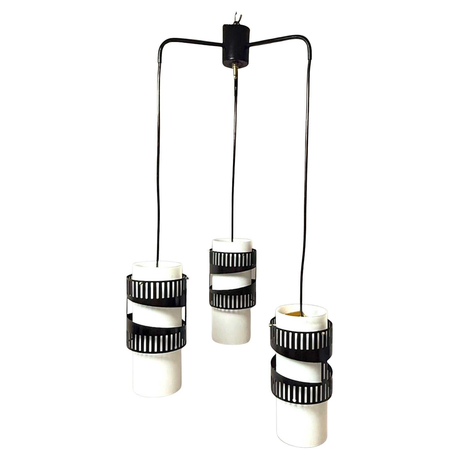 Brutalistische 60er-Jahre-Hängeleuchte mit 3 Lights aus Opalglas, Metall und Messing