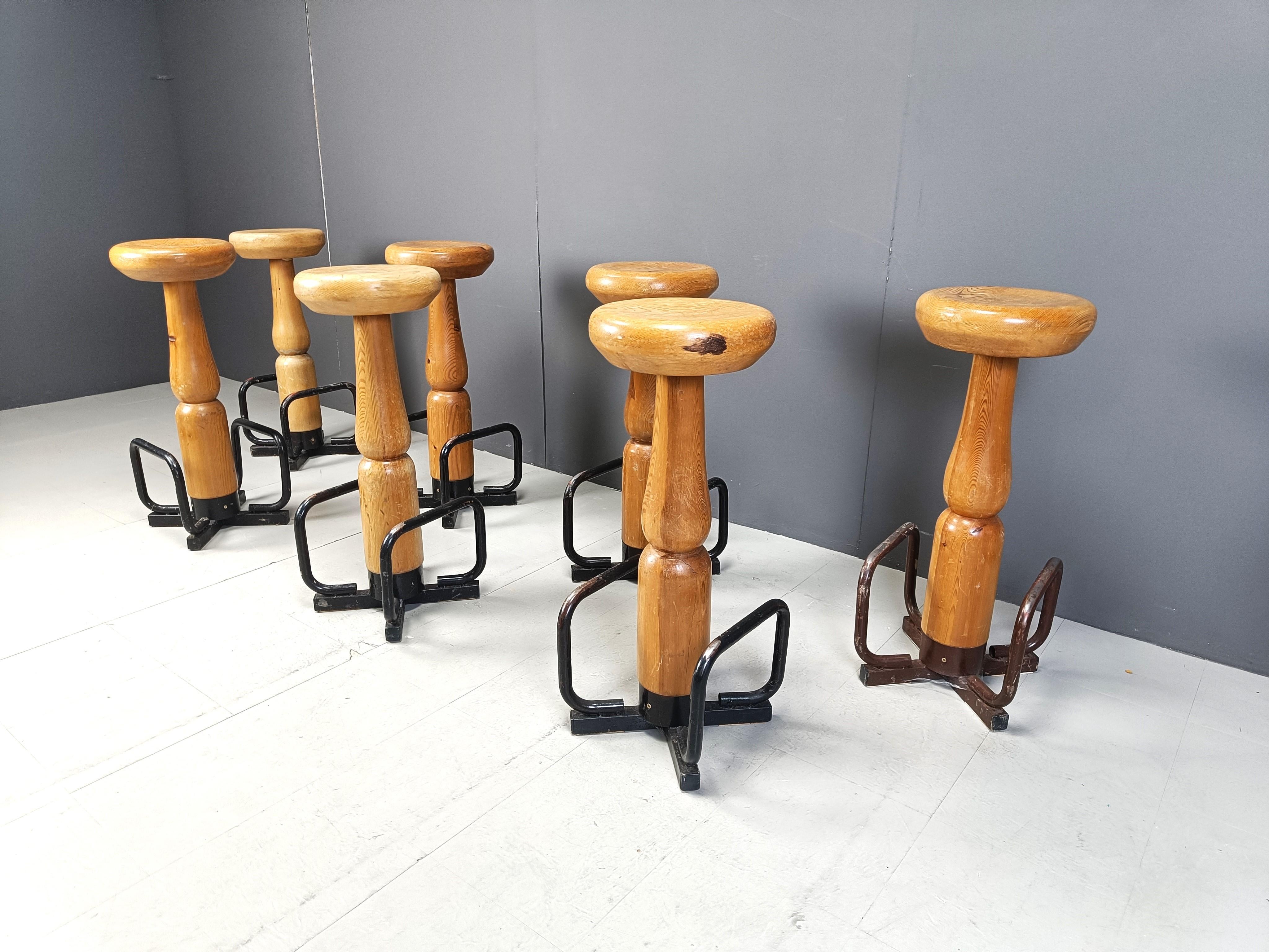 Metal Mid century brutalist bar stools, 1960s - set of 7 For Sale