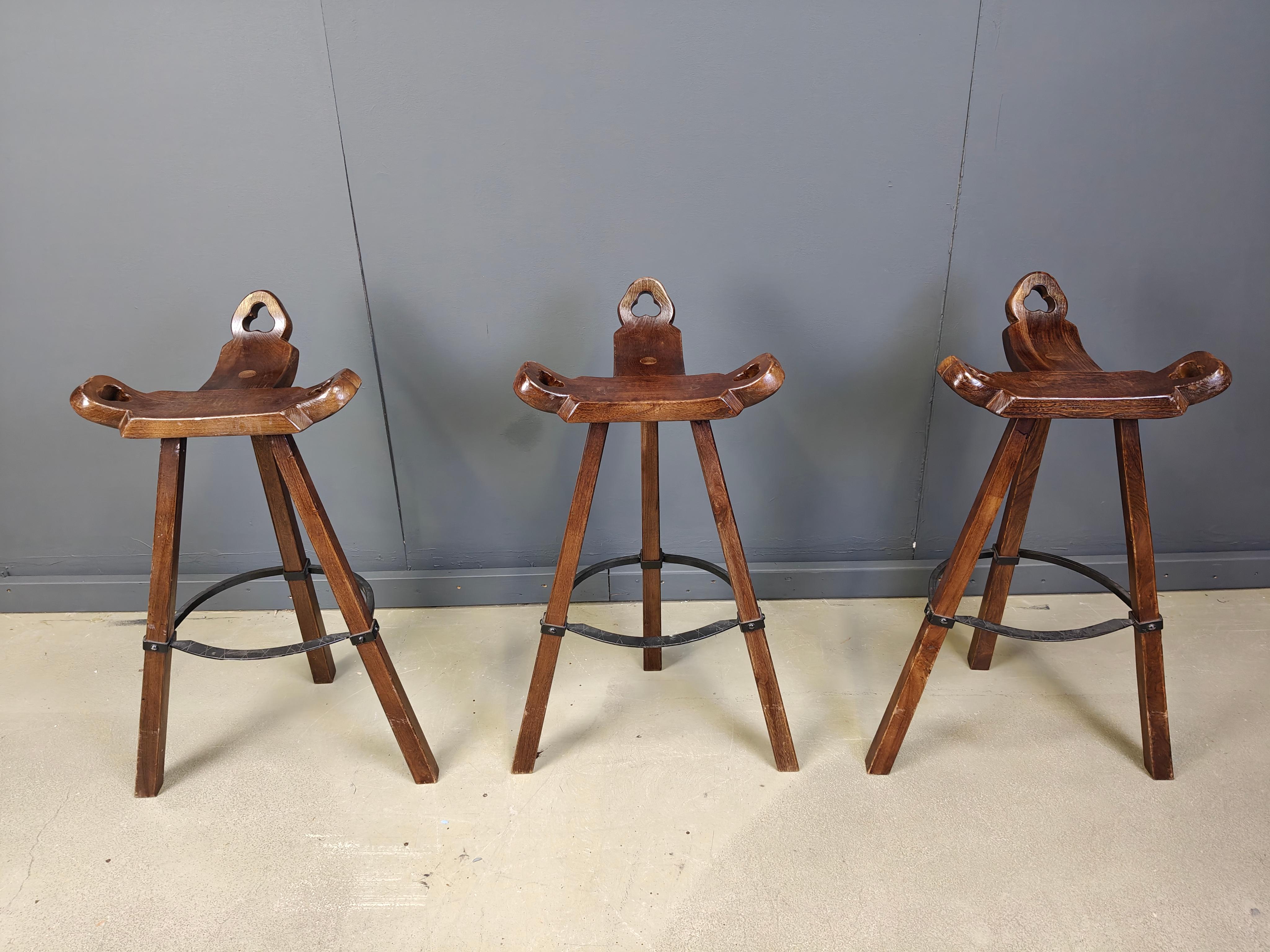 Brutalisme Tabourets de bar brutalistes du milieu du siècle dernier - ensemble de 3, 1960 en vente