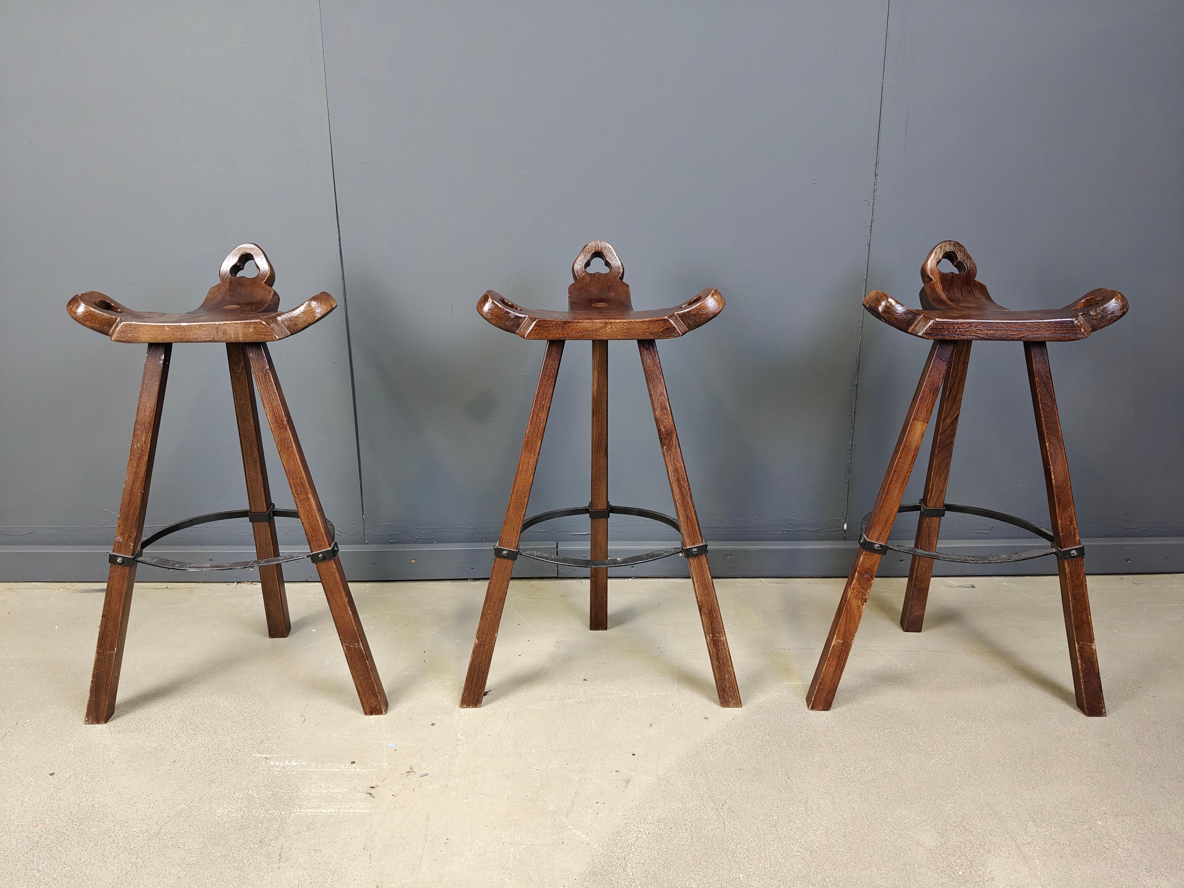 Espagnol Tabourets de bar brutalistes du milieu du siècle dernier - ensemble de 3, 1960 en vente