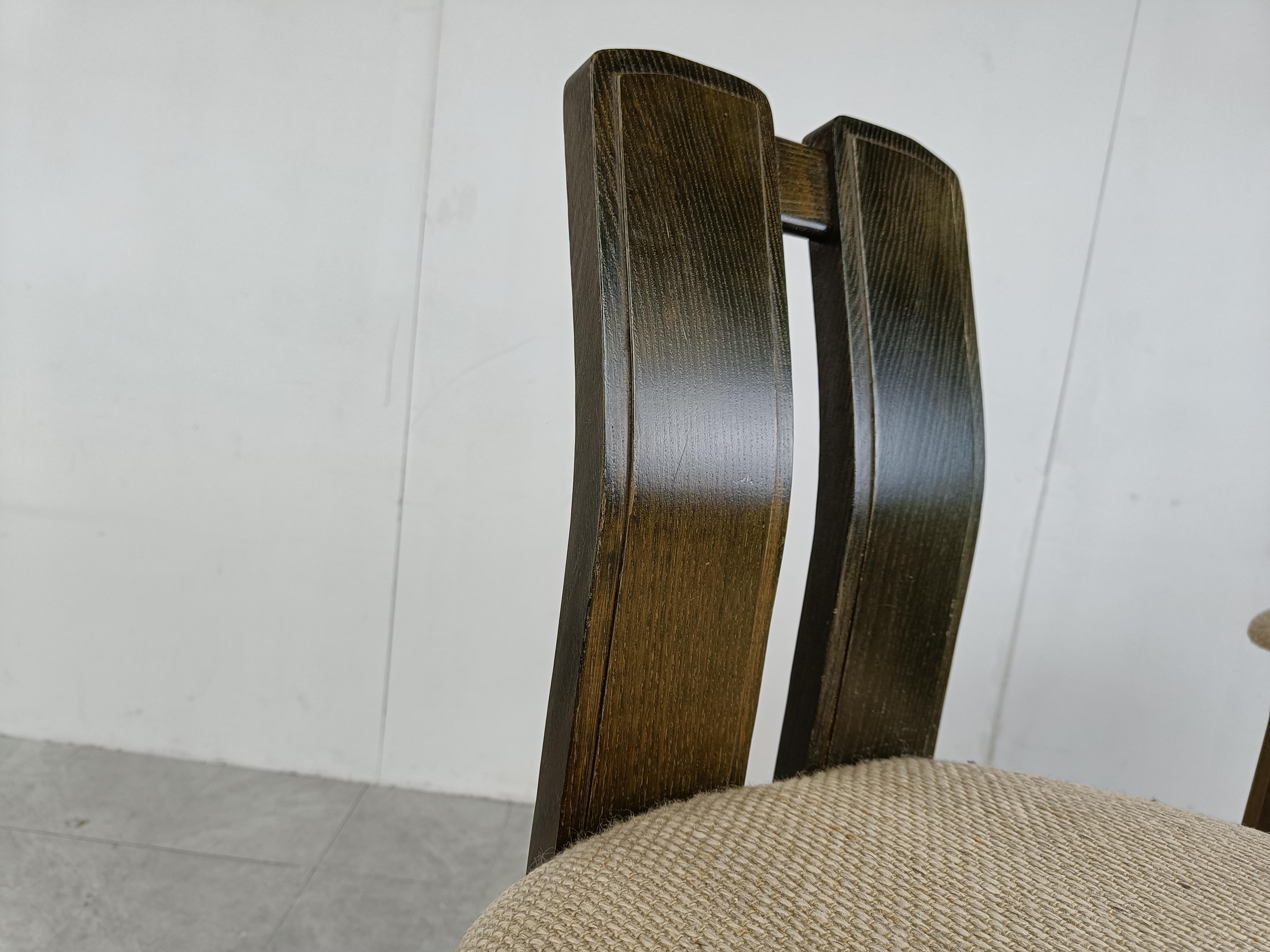 Set of 4 Brutalist style bar stools with bentwood backrests and fabric seats.

The stools have a nice green/brown colour as pictured.

The stools are very sturdy and seat well.

1970s - Germany

Dimensions:
Height: 112cm/44.09