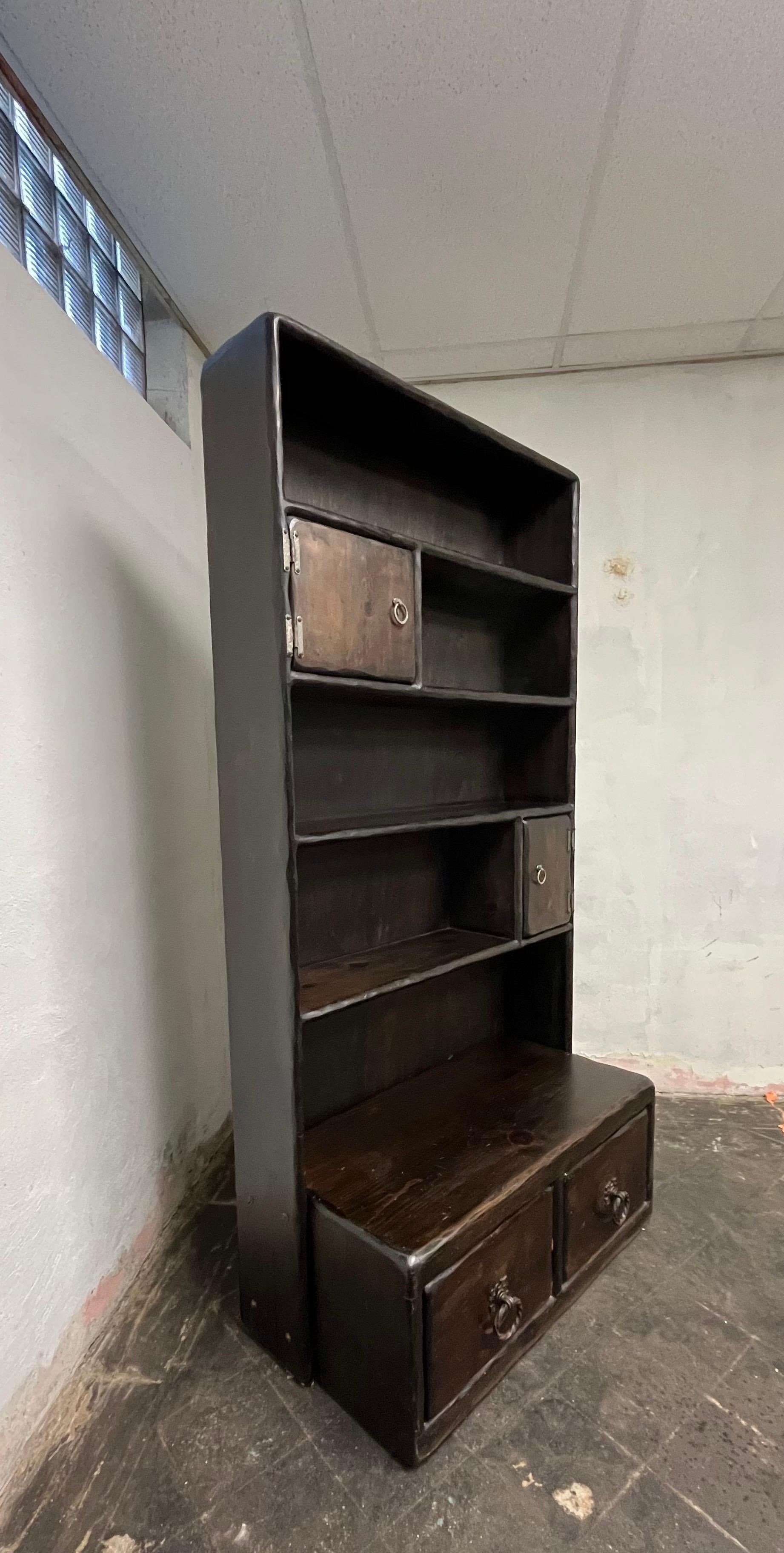Brutalismo Libreria e panca brutalista di metà secolo Raro in vendita