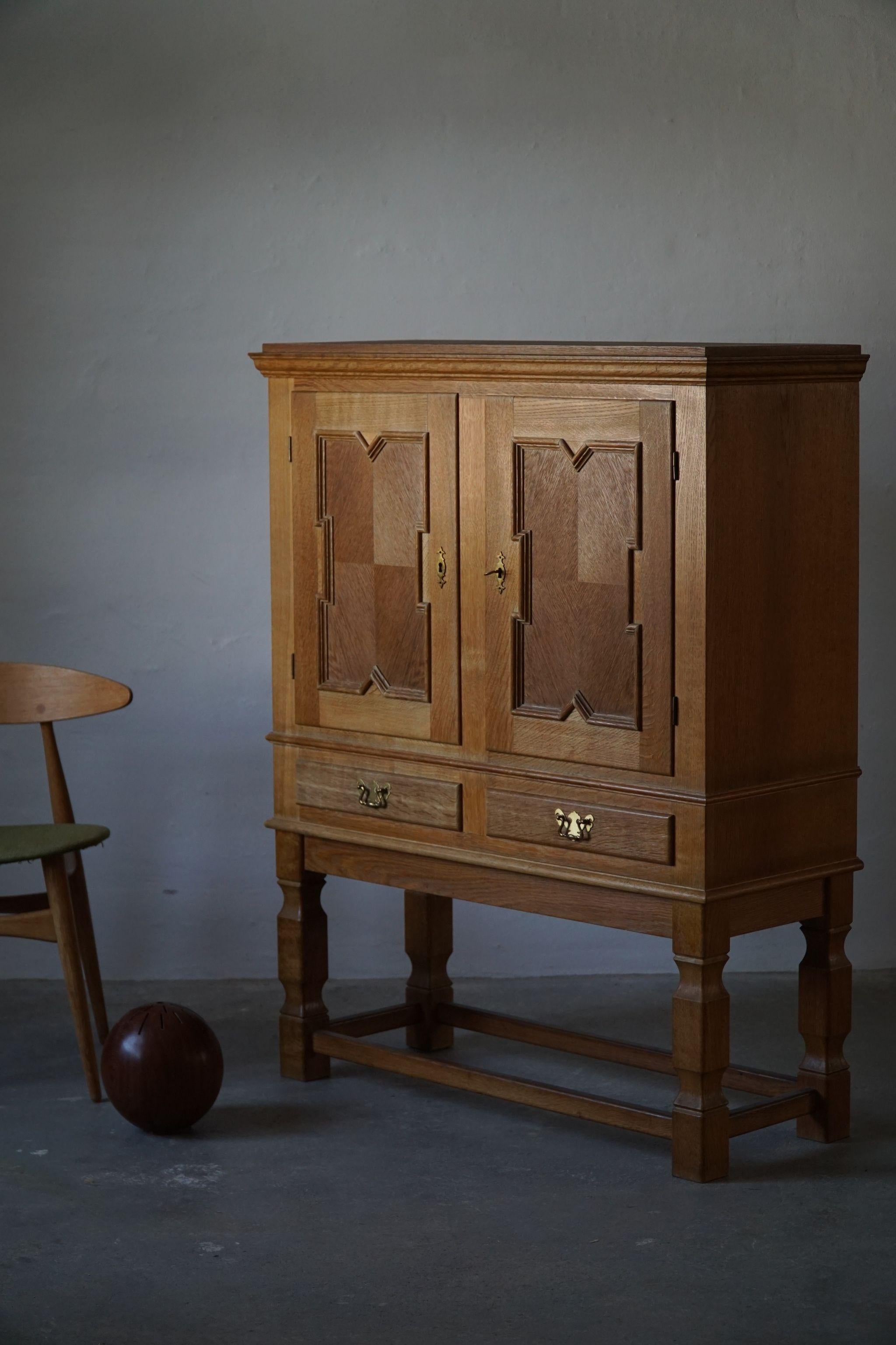 Mid Century Brutalist Cabinet by Danish Cabinetmaker, Made in Solid Oak, 1950s 7