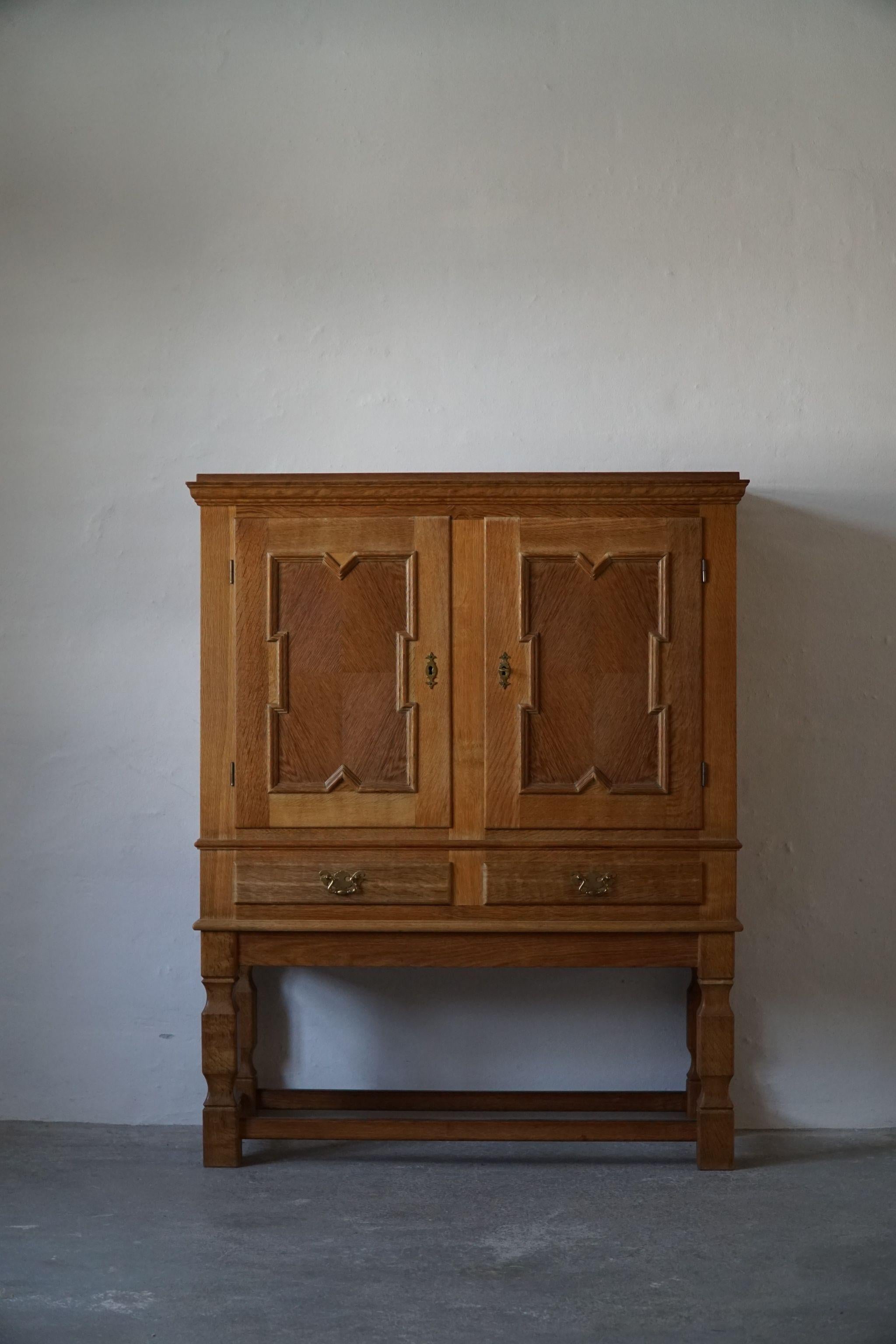 Mid Century Brutalist Cabinet by Danish Cabinetmaker, Made in Solid Oak, 1950s 3