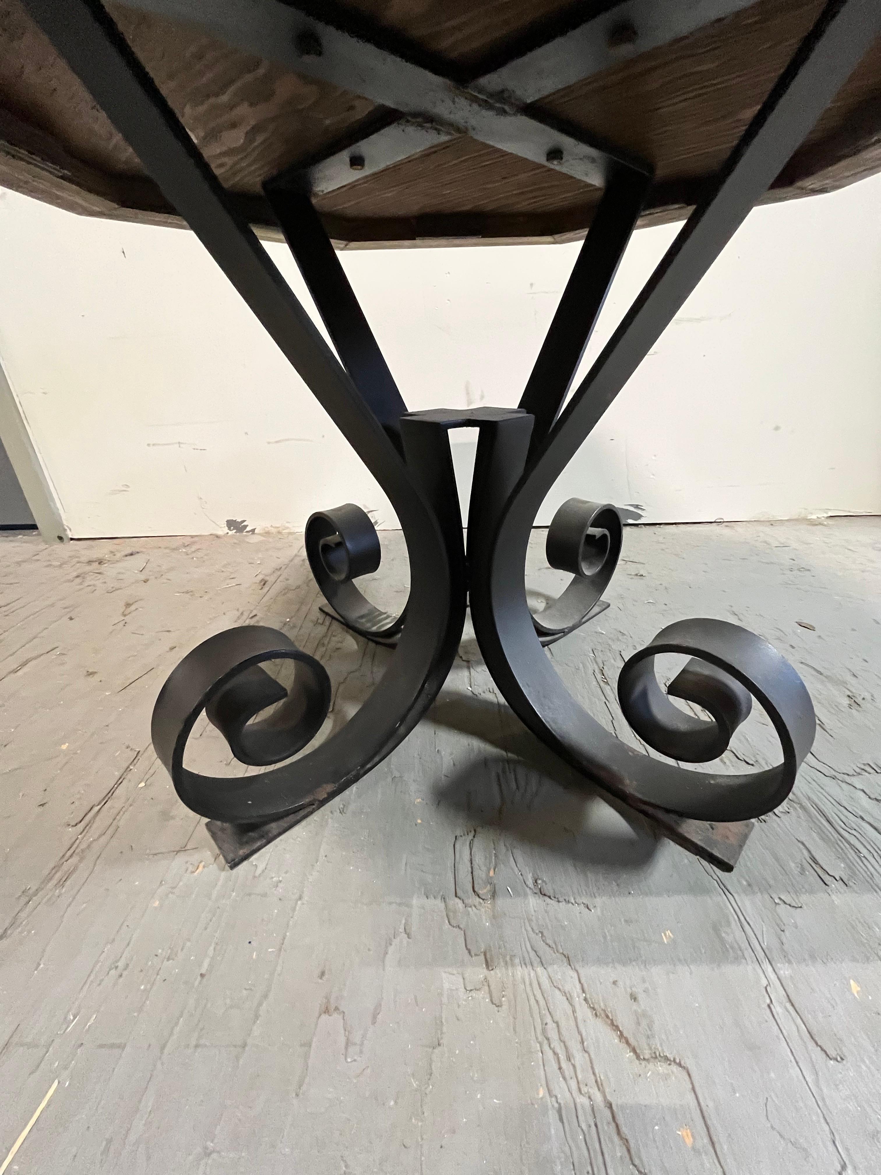 Table octogonale californienne brutaliste du milieu du siècle dernier en vente 2