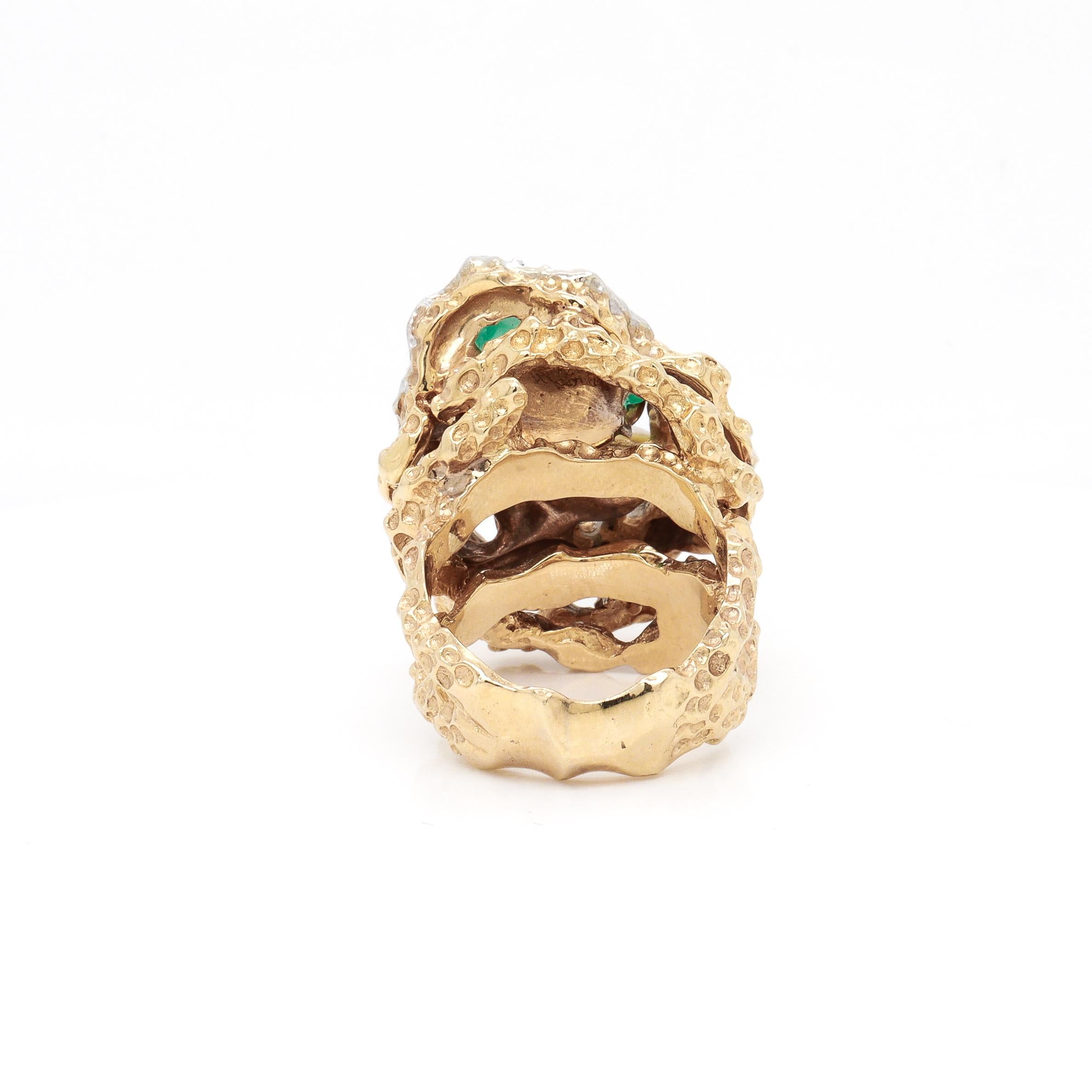 Women's or Men's Mid-Century Brutalist Carved Emerald, Baroque Pearl, and 14K Gold Cocktail Ring For Sale