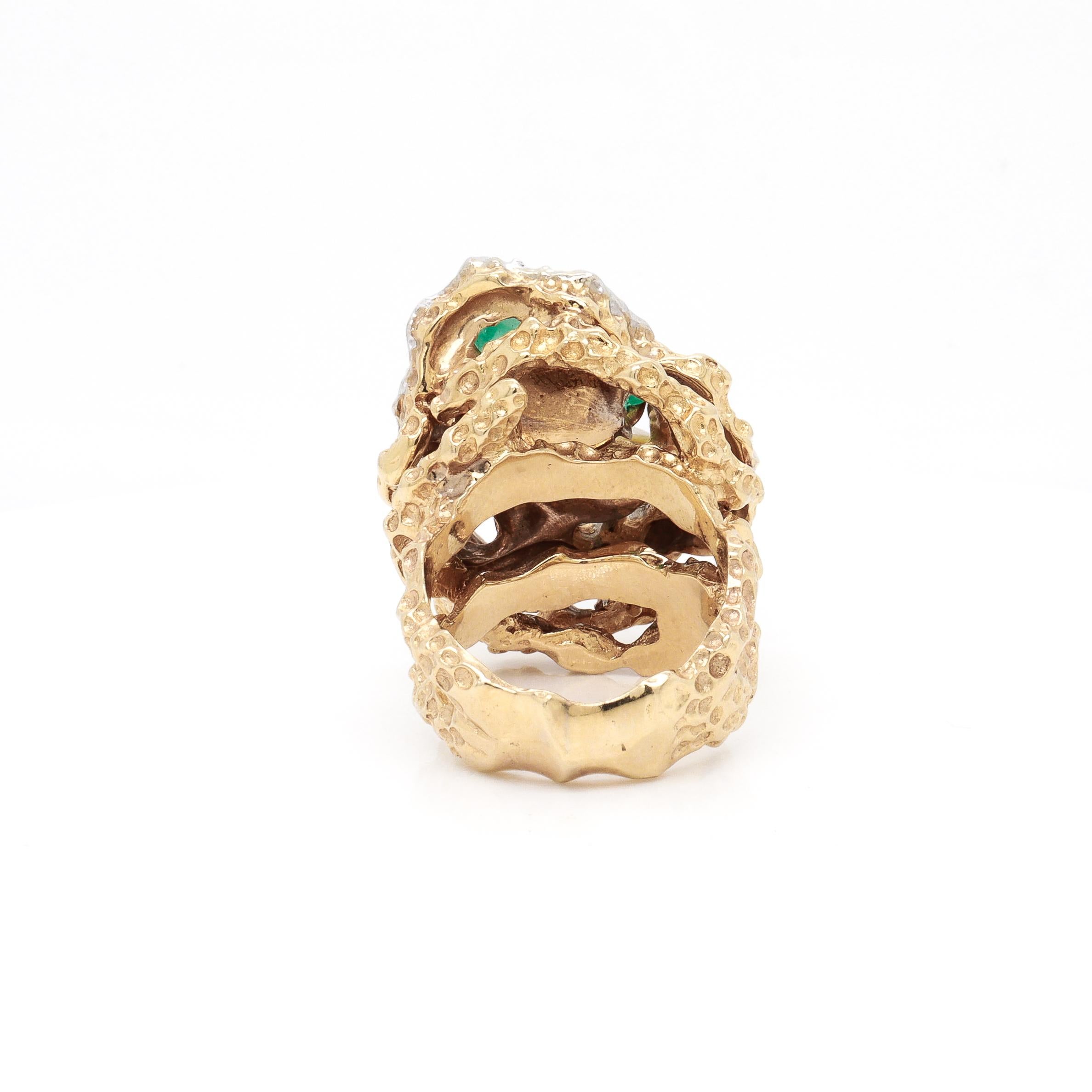 Mid-Century Brutalist Carved Emerald, Baroque Pearl, and 14K Gold Cocktail Ring For Sale 1