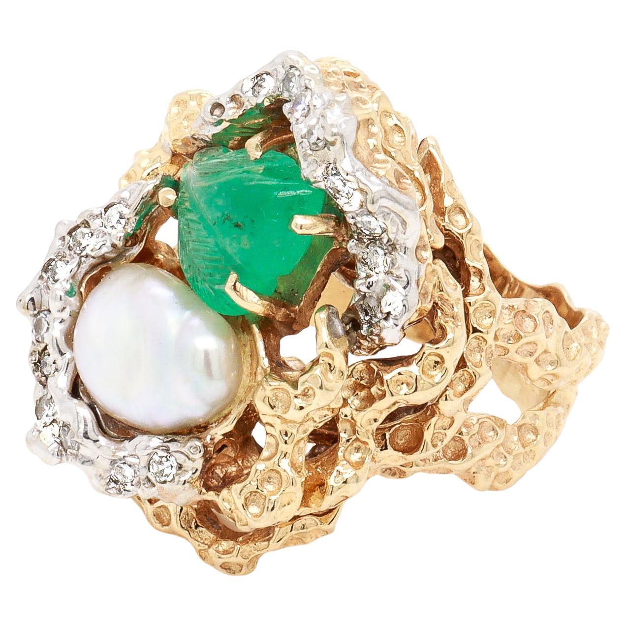 Mid-Century Brutalist Carved Emerald, Baroque Pearl, and 14K Gold Cocktail Ring For Sale