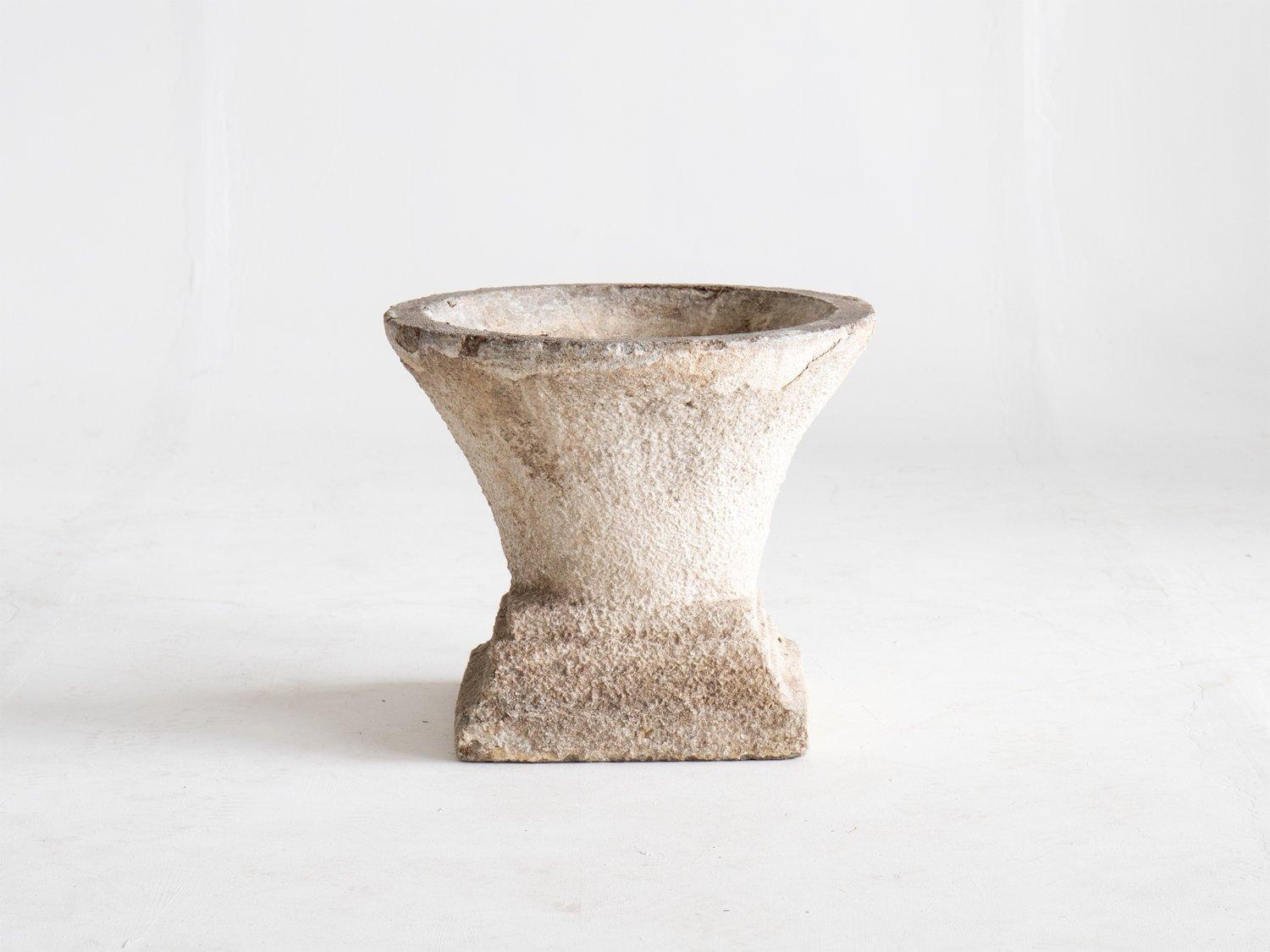 A mid century concrete planter boasting a superb weathered patina. Of brutalist design with a rough cast concrete finish. An authentic piece with a great look that can only be achieved with age. Some losses as pictured.
In good solid condition,