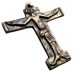 Brutalistisches Kruzifix aus Metallguss aus der Mitte des Jahrhunderts