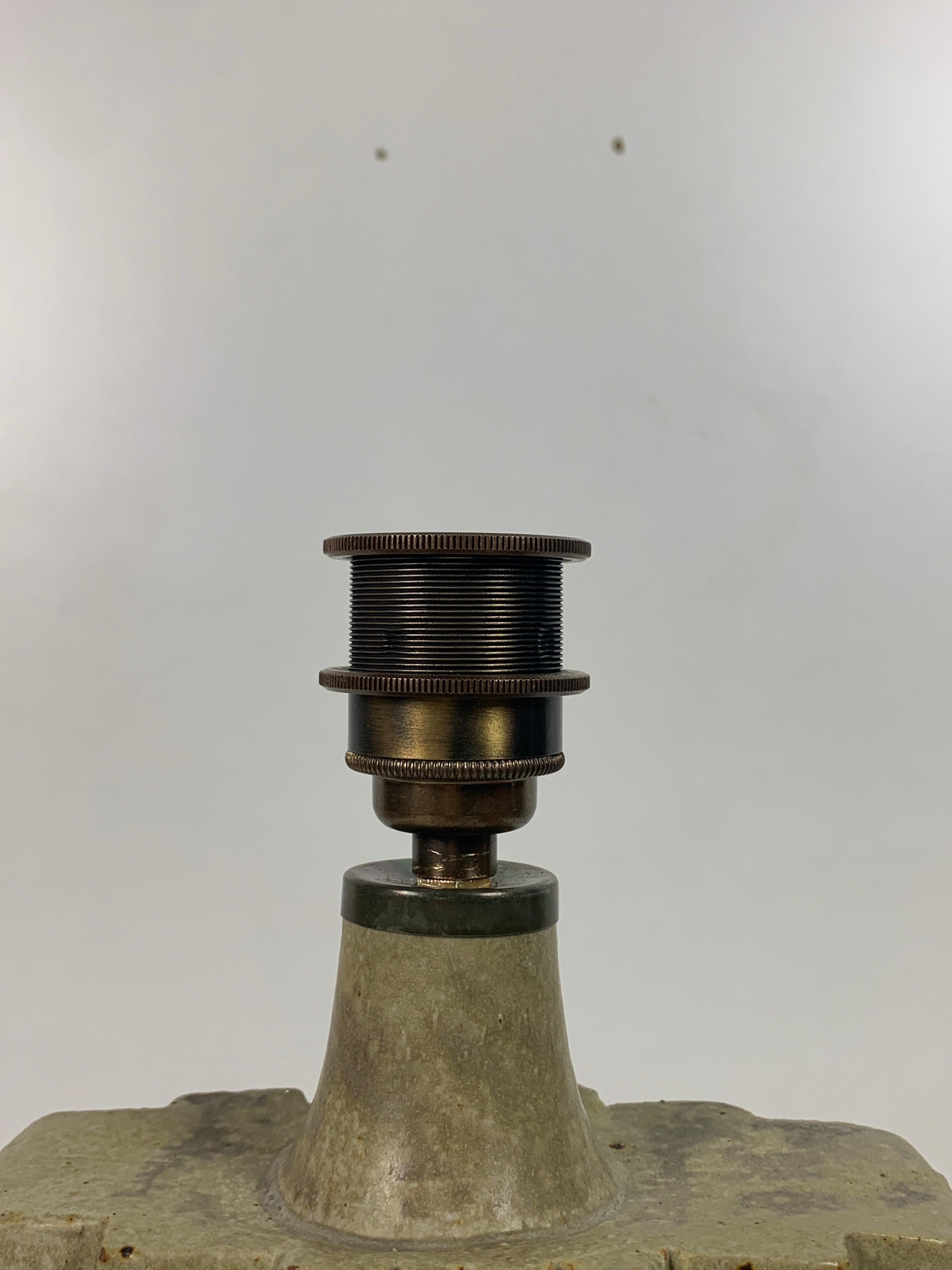 Lampe de table brutaliste du milieu du siècle dernier par Bernard Rooke, 1970 en vente 1