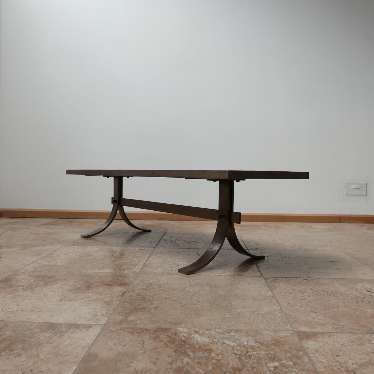 Belge Table basse brutaliste du milieu du siècle dernier attribuée à Marc D'Haenens en vente
