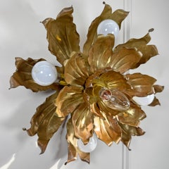 Plafón Brutalista de Mediados de Siglo de Cobre y Latón con Flor